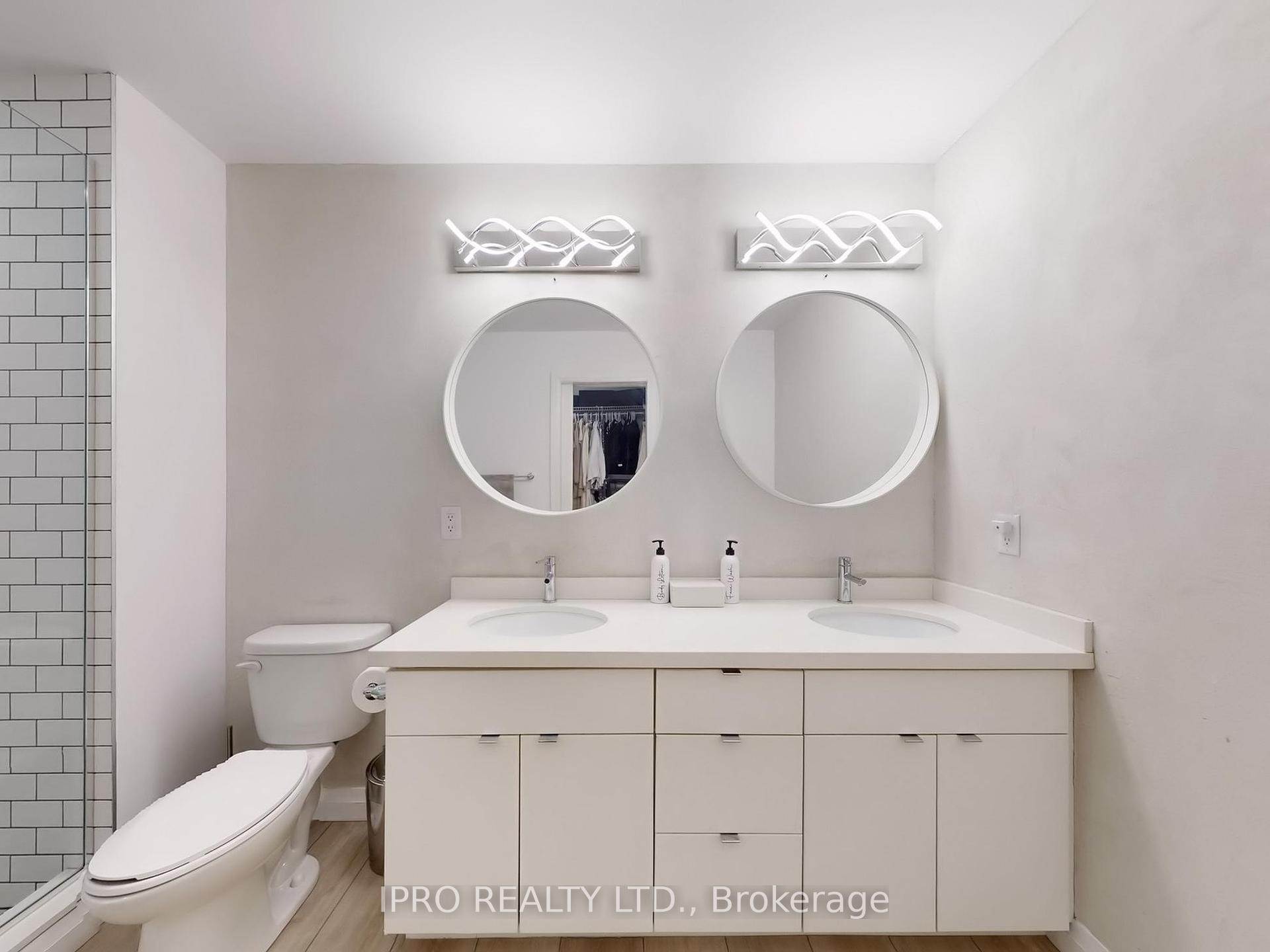 3 Bedrooms Condo at 35 Midhurst, Hamilton For sale