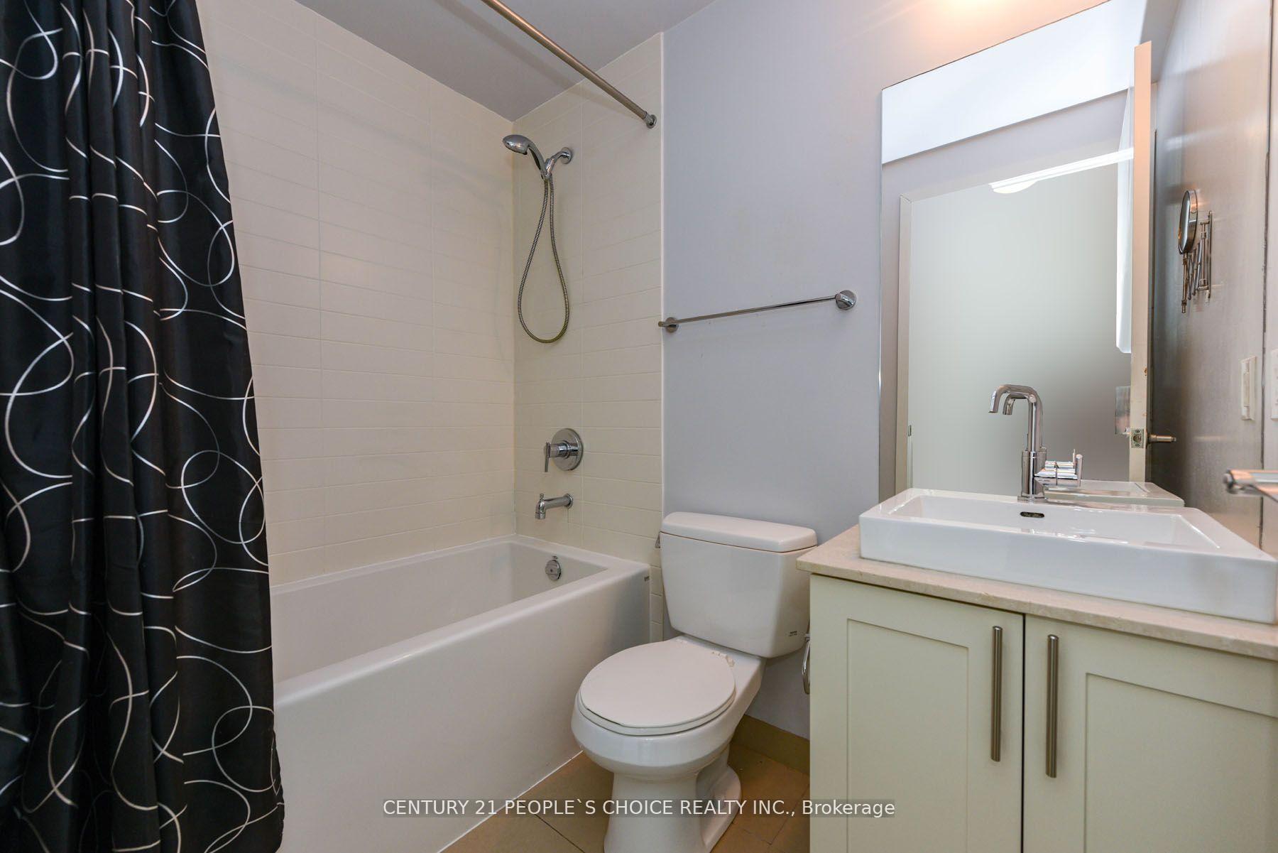 2 Bedrooms Condo at 105 The Queensway, Toronto For sale