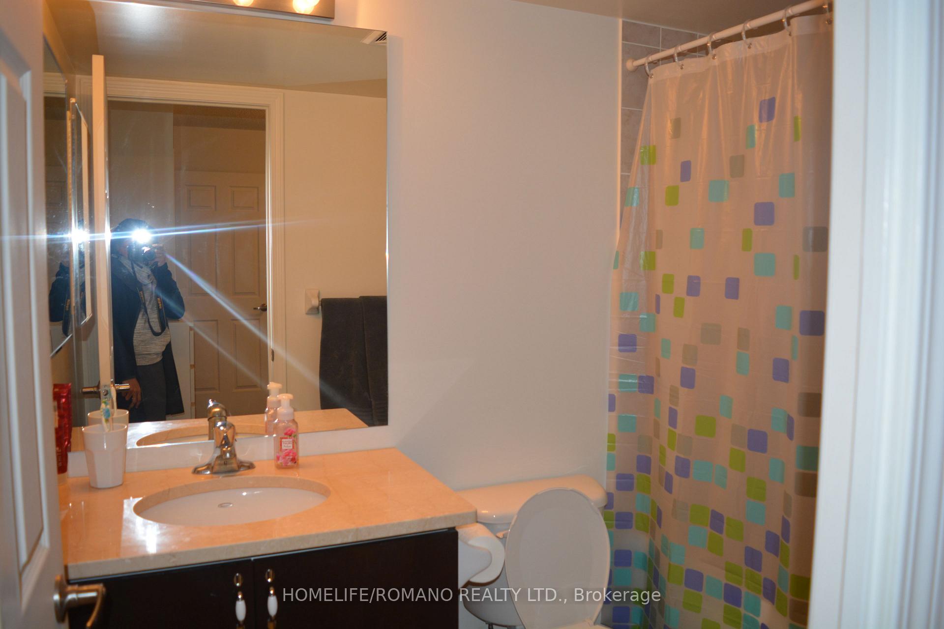 1 Bedroom Condo at 19 Grand Trunk, Toronto For sale