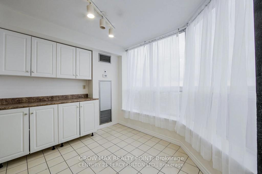 2 Bedrooms Condo at 410 Mclevin,  Toronto For sale