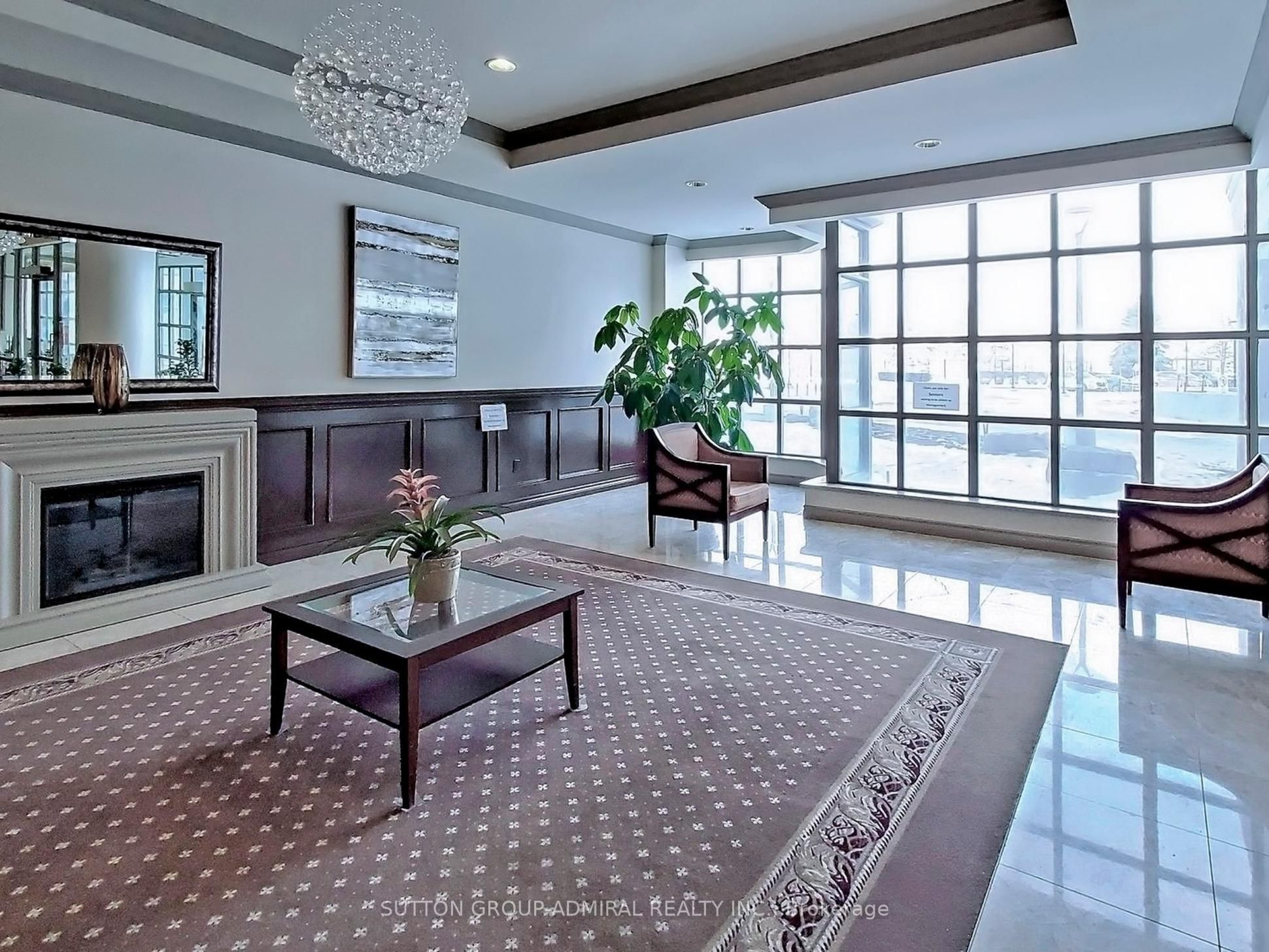 #401 - 11 Townsgate Drive, Vaughan, ON L4J 8G4