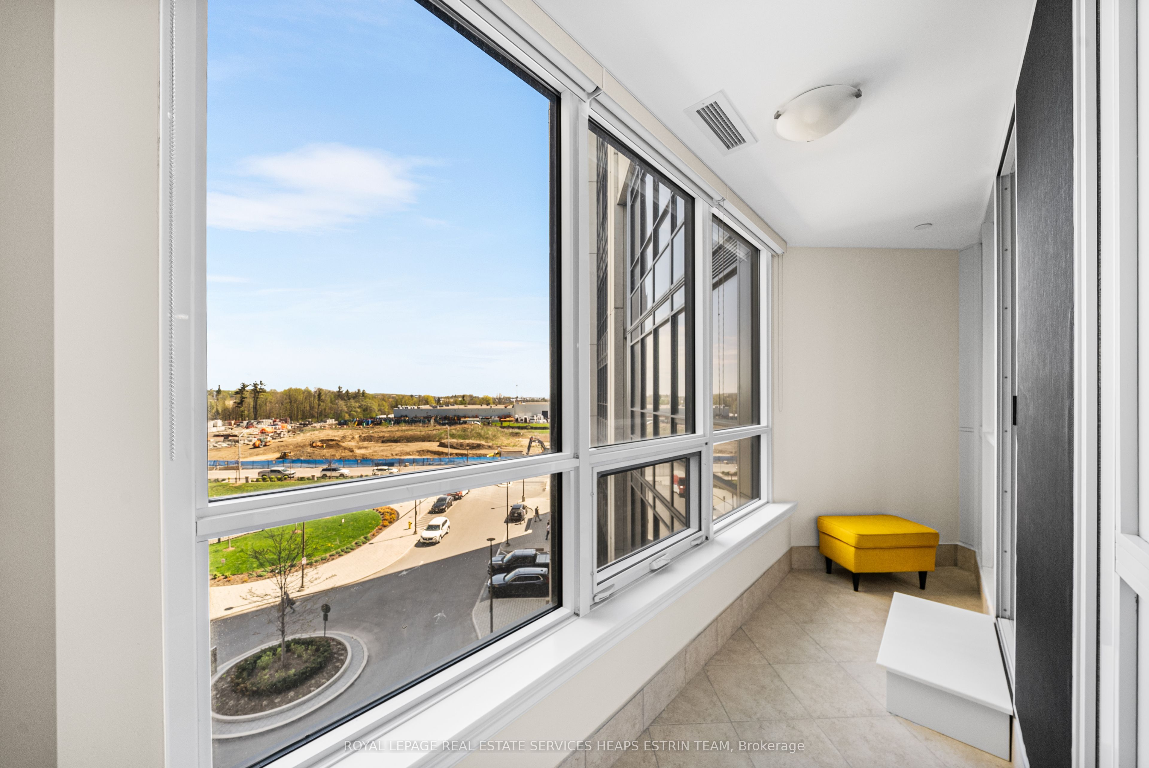 9075 Jane Street, #518