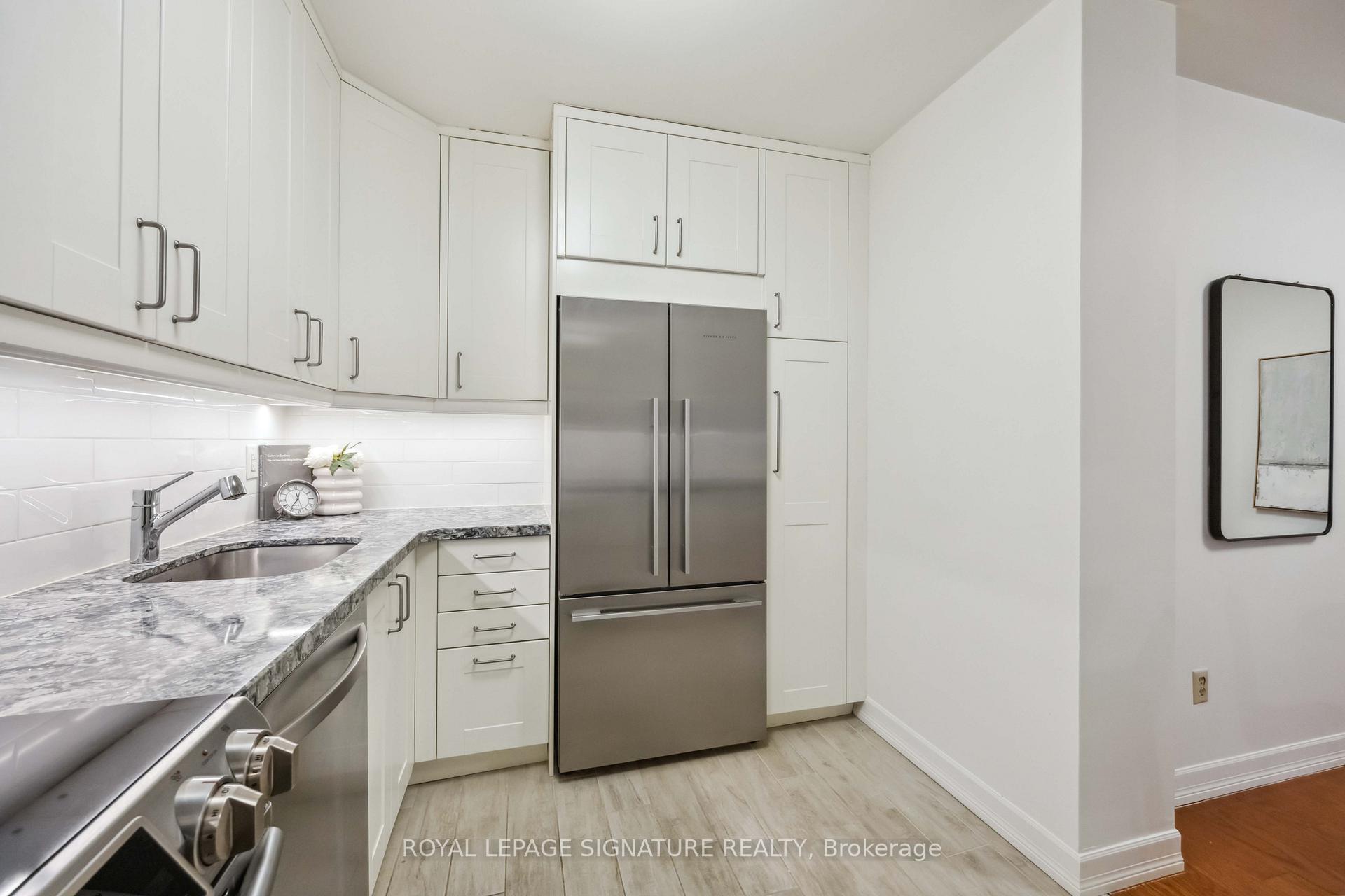 2 Bedrooms Condo at 212 St. George, Toronto For sale