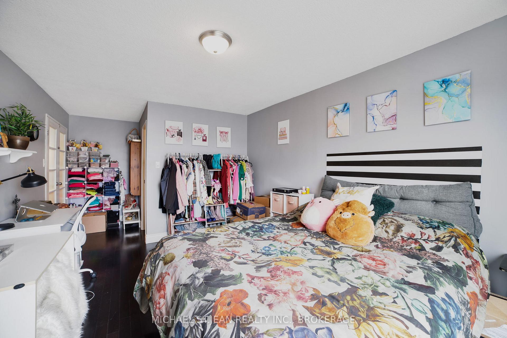 4 Bedrooms Condo at 1016 Falgarwood,  Oakville For sale
