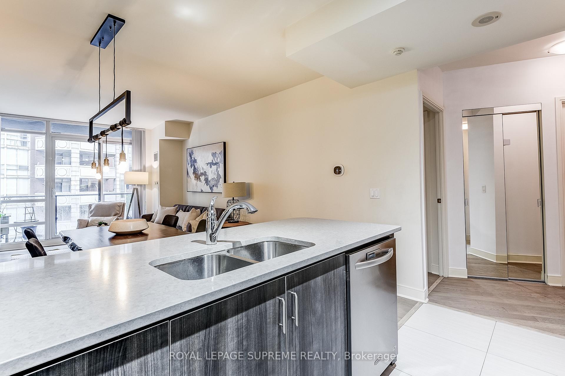 2 Bedrooms Condo at 825 Church, Toronto For sale