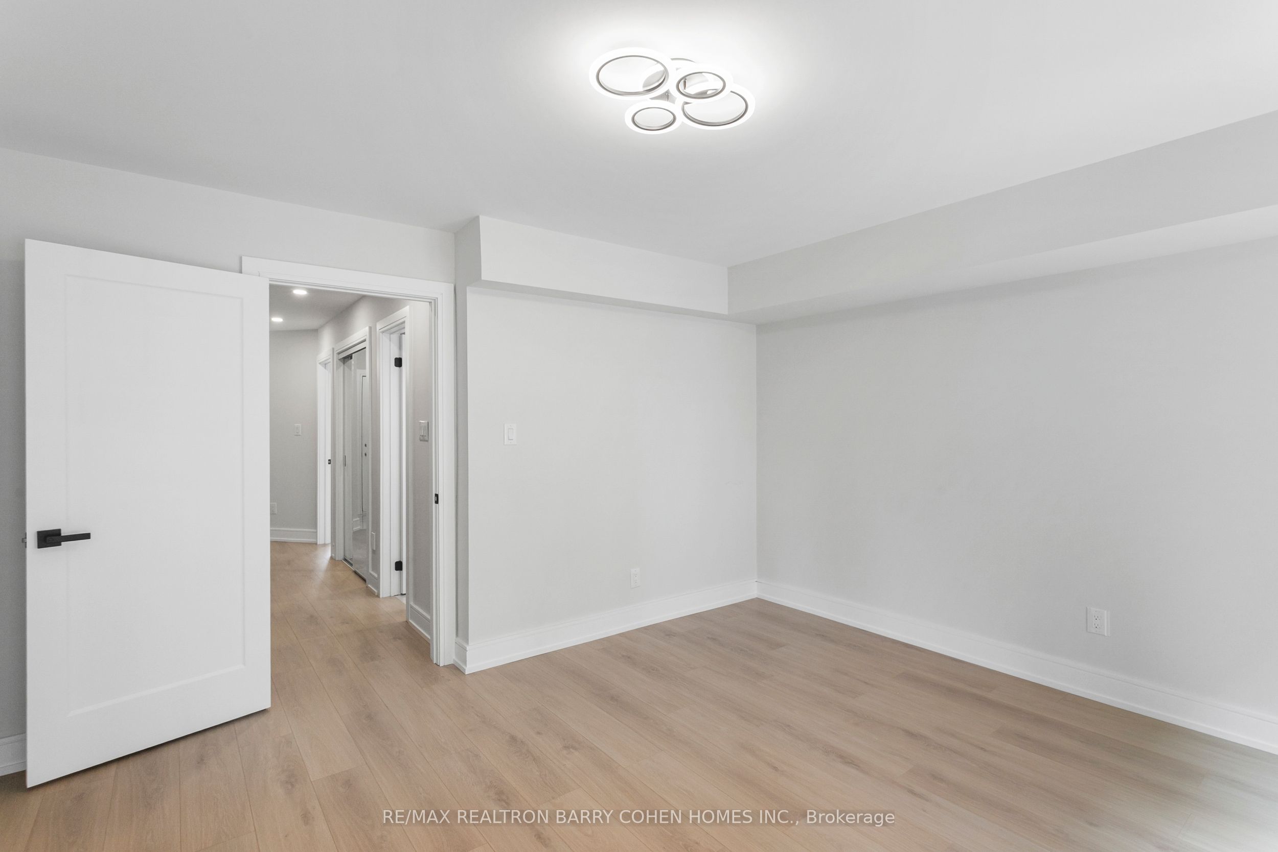 21 Galleria Parkway, #21
