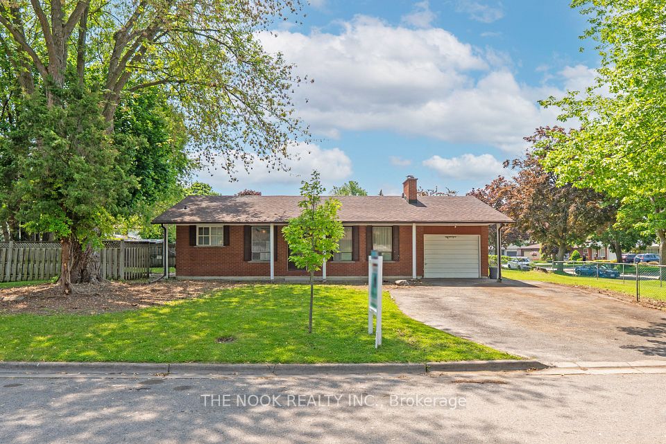 955 Hawthorne