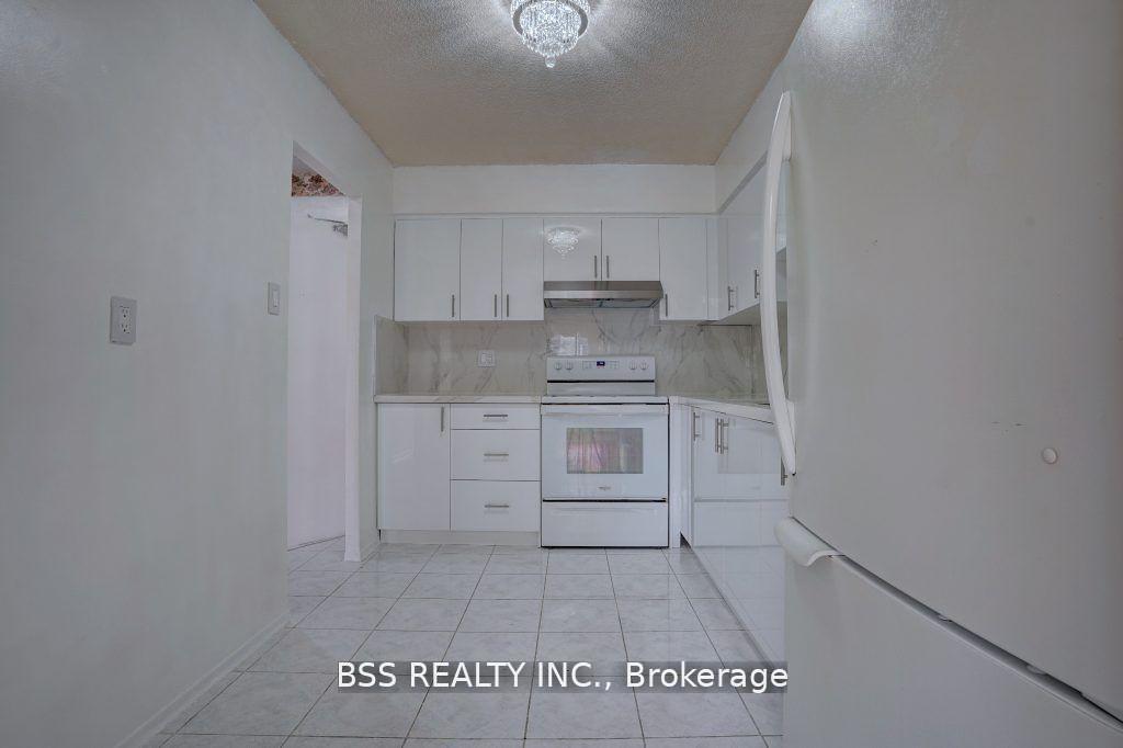 2 Bedrooms Condo at 3380 Eglinton, Toronto For sale