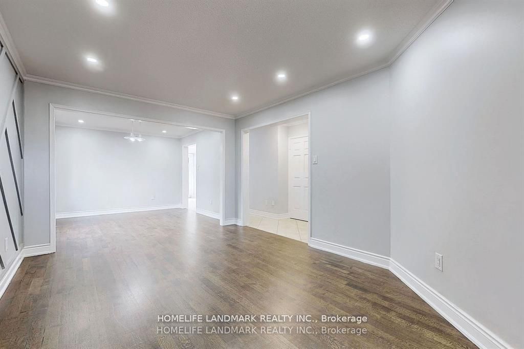 3452 Cherrington Crescent