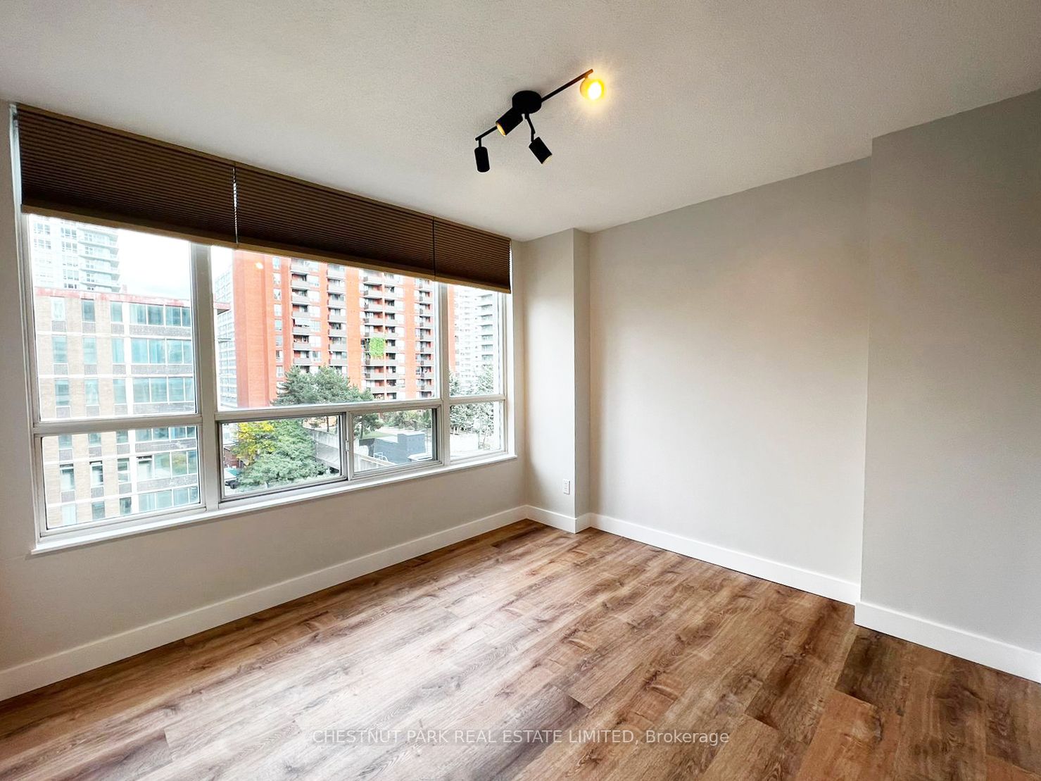 43 Eglinton Avenue E #909, Toronto C03 Yonge-Eglinton