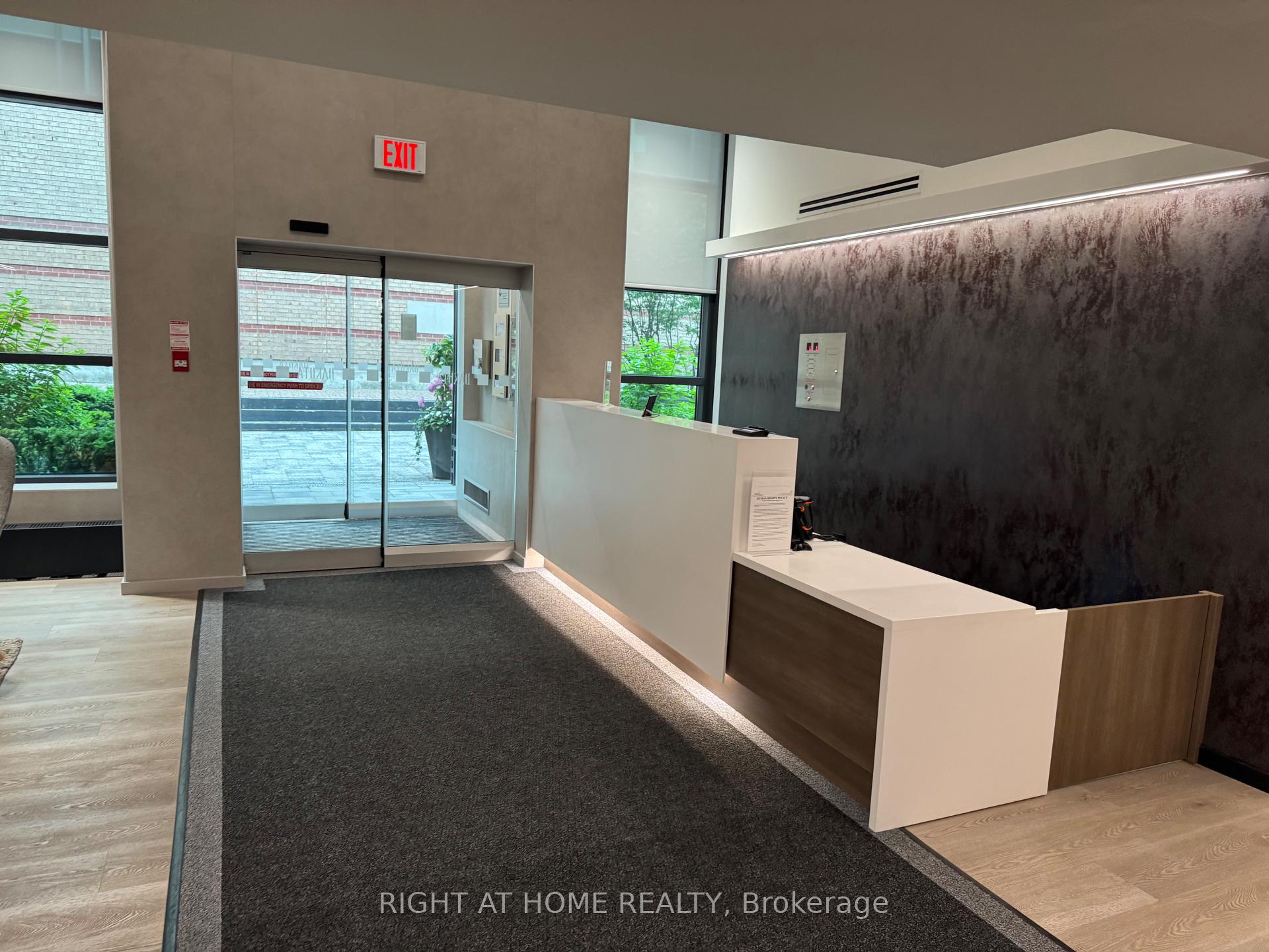 2 Bedrooms Condo at 225 Davenport, Toronto For sale