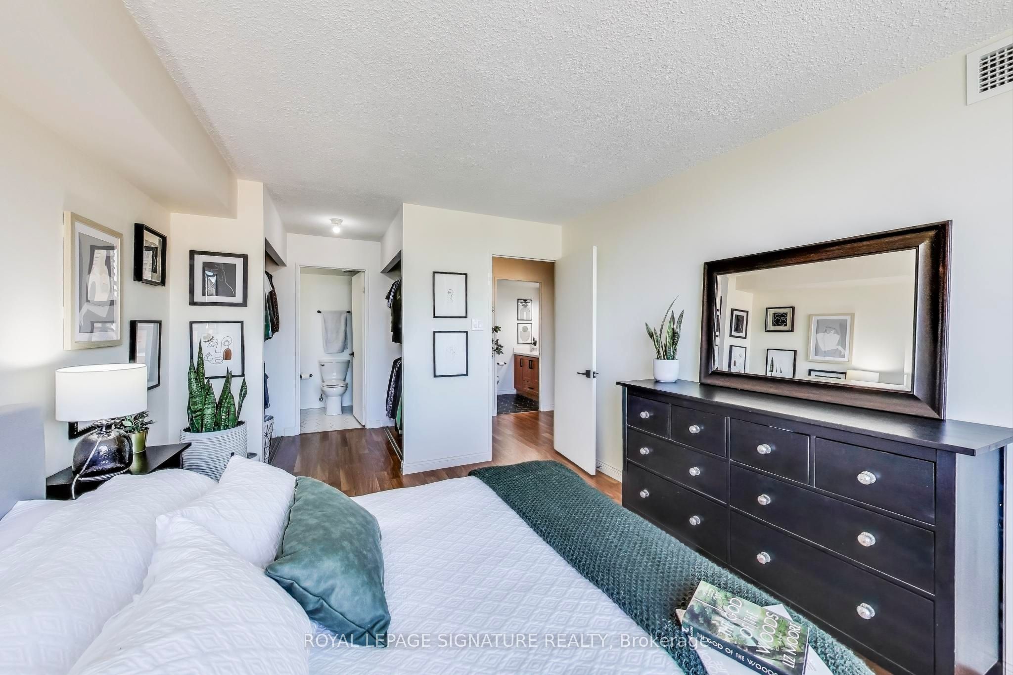 33 Elmhurst Avenue, #2107