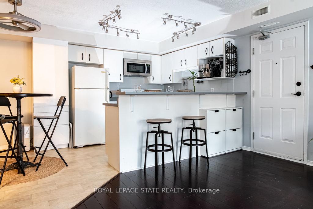 1 Bedroom Condo at 2010 Cleaver, Burlington For sale