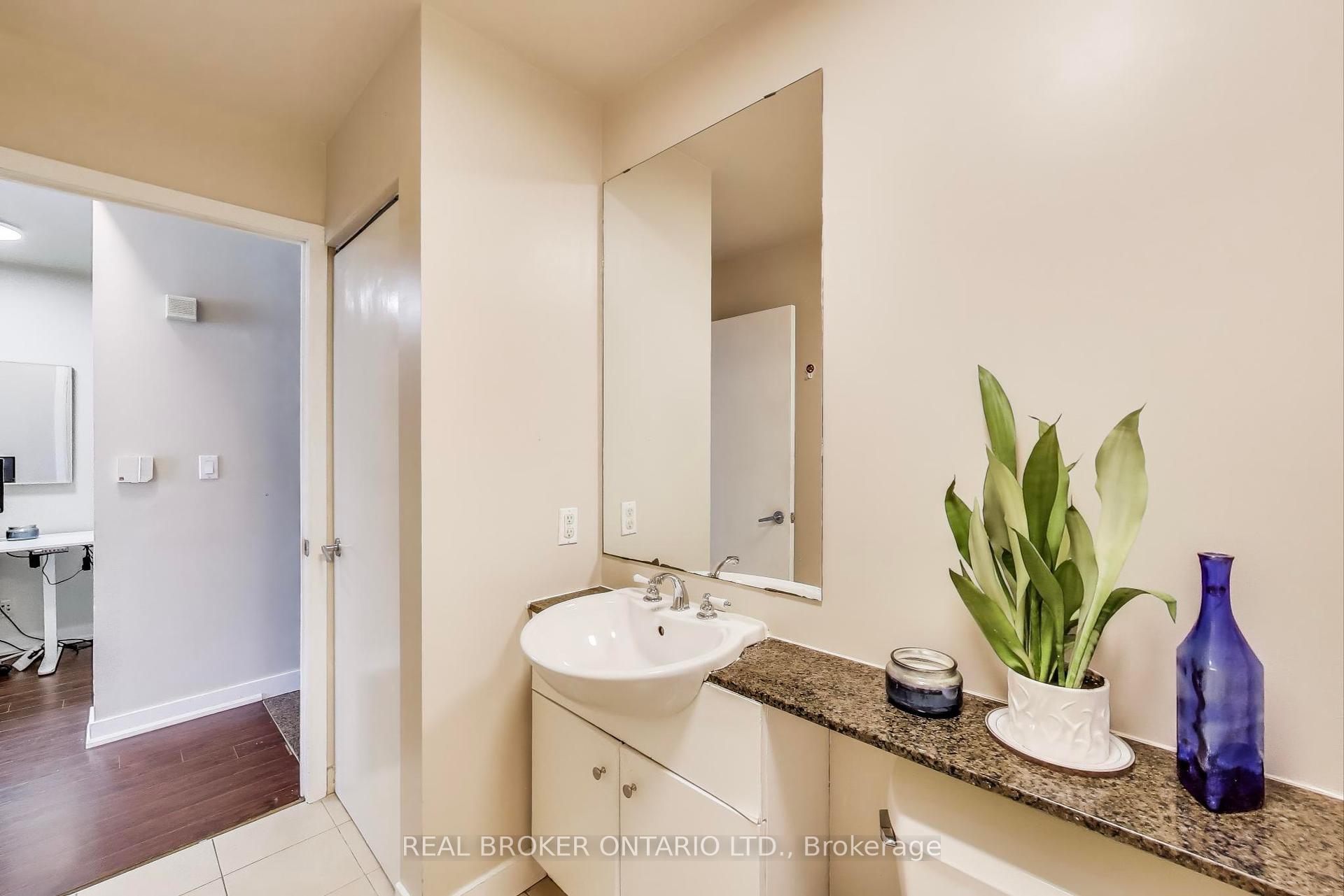 2 Bedrooms Condo at 397 Front, Toronto For sale