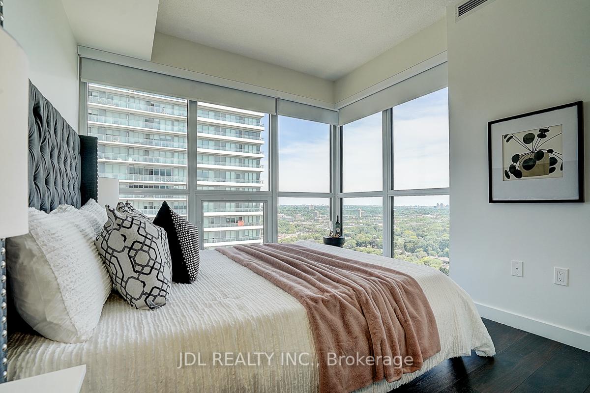3 Bedrooms Condo at 95 Mcmahon, Toronto For sale