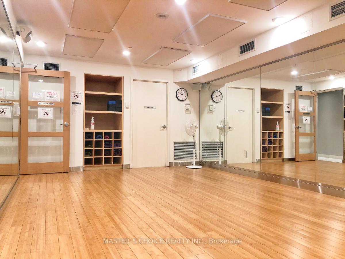 2 Bedrooms Condo at 21 Iceboat, Toronto For sale