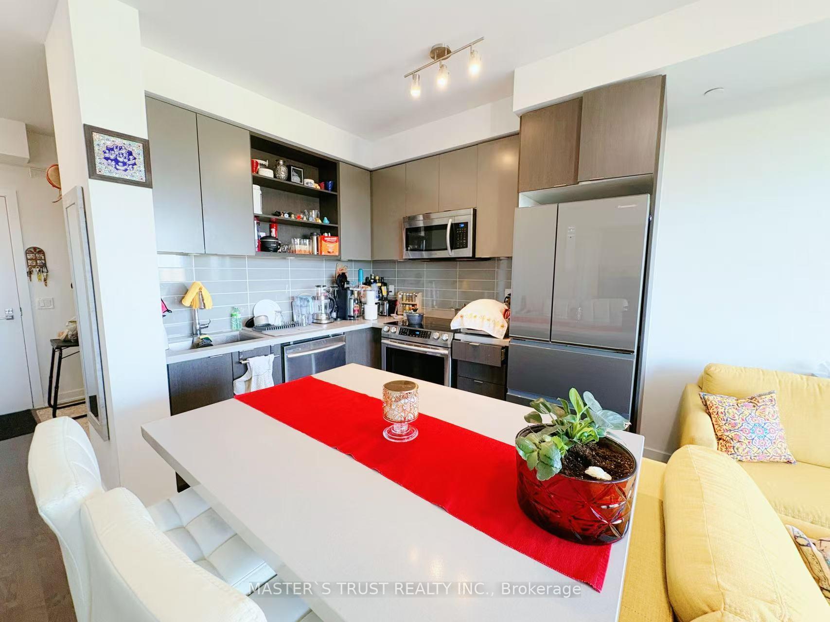 2 Bedrooms Condo at 4699 Glen Erin, Mississauga For sale