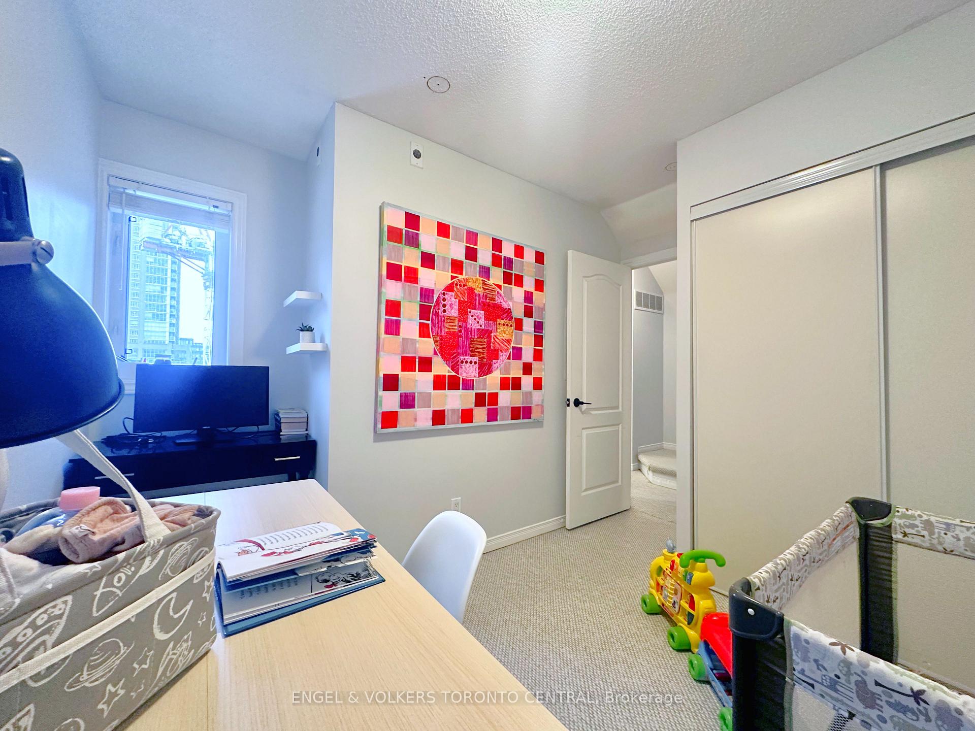 2 Bedrooms Condo at 12 Sudbury, Toronto For sale