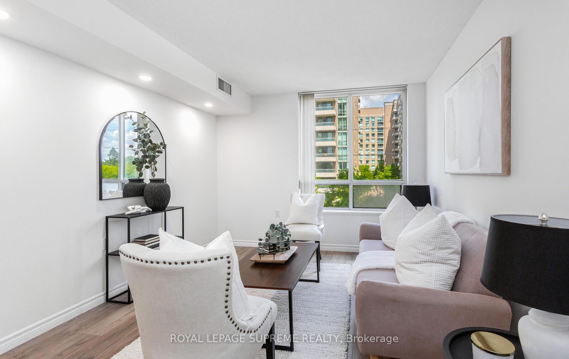 2 Bedrooms Condo at 35 Finch, Toronto For sale