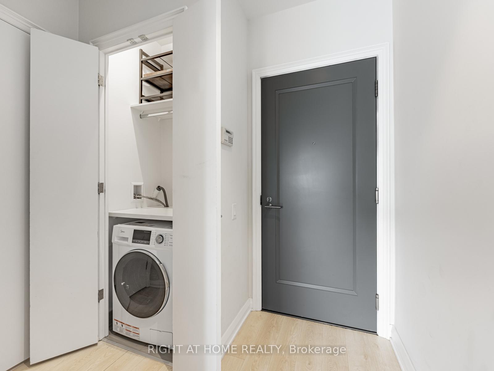 1 Bedroom Condo at 155 Yorkville, Toronto For sale