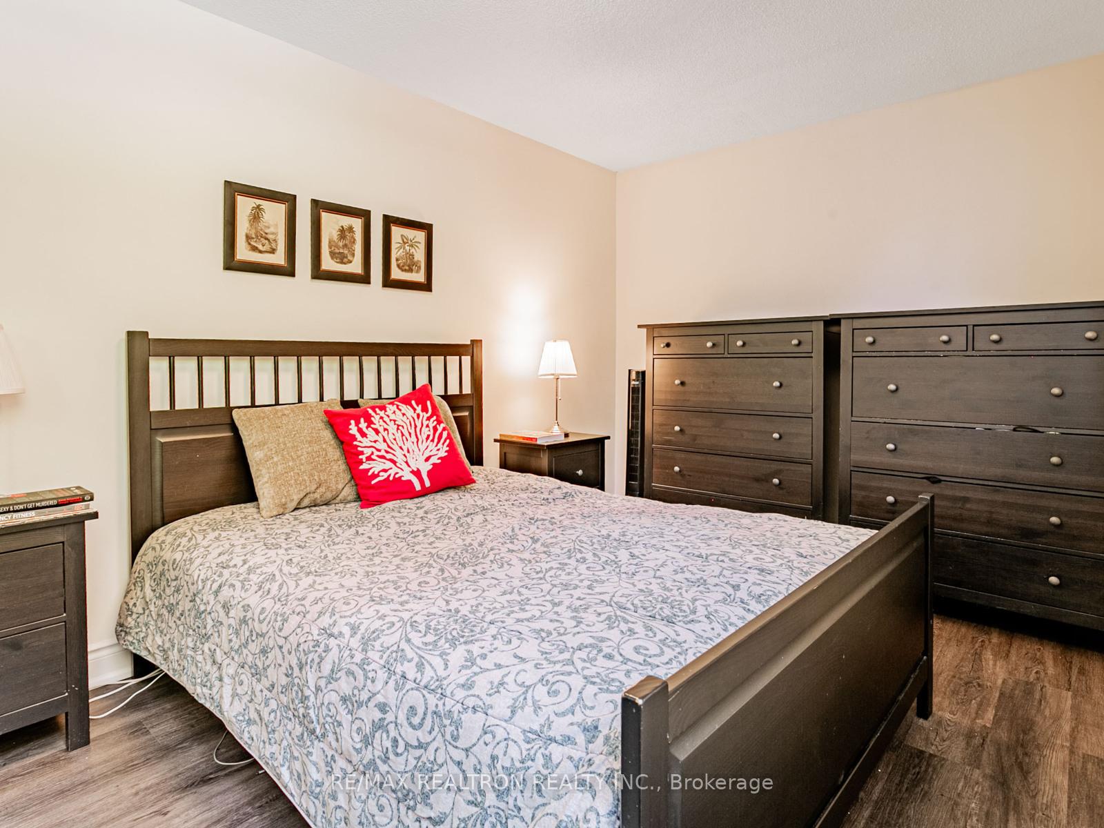 2 Bedrooms Condo at 22 Shallmar, Toronto For sale