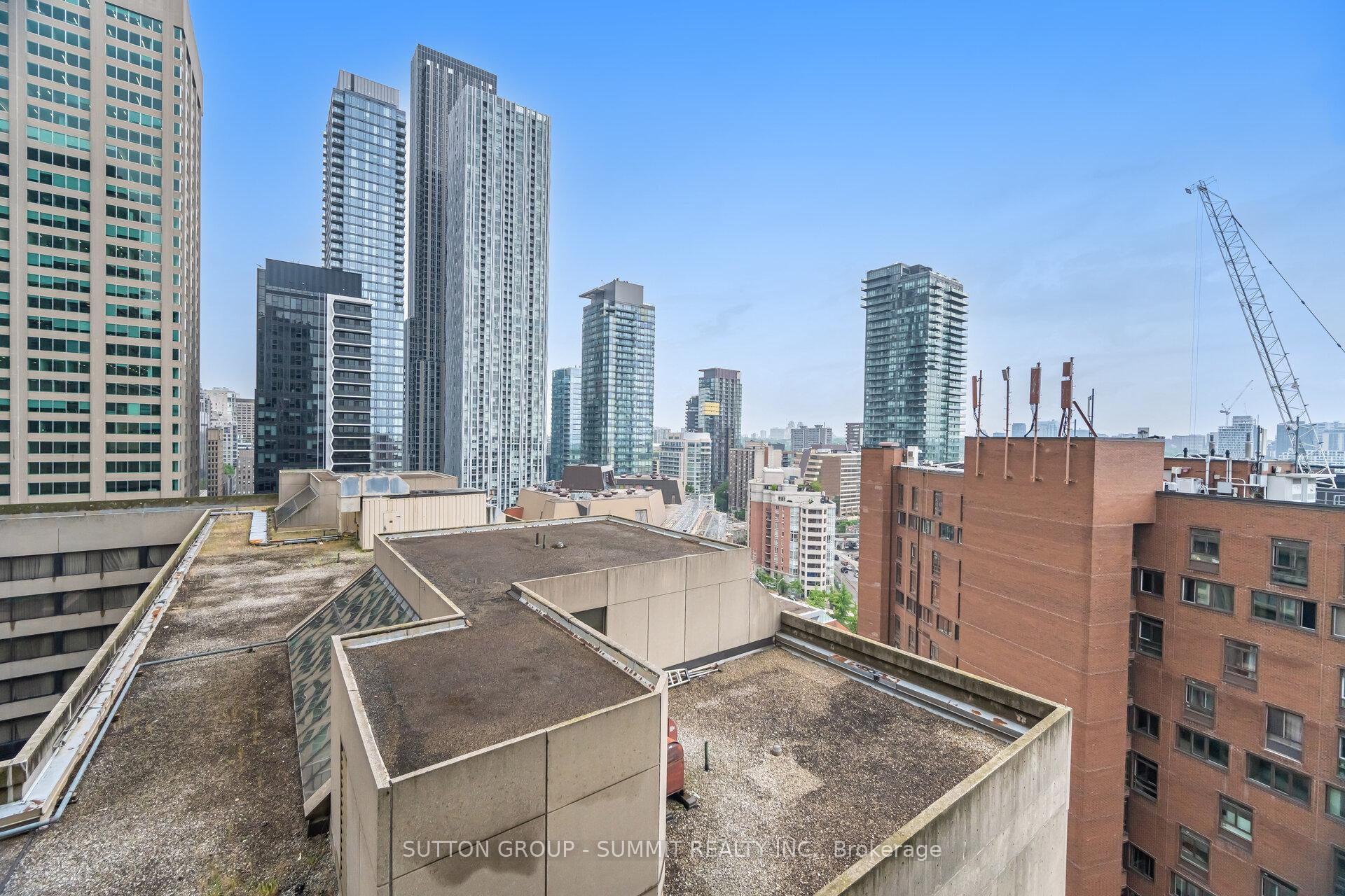 2 Bedrooms Condo at 8 Park, Toronto For sale