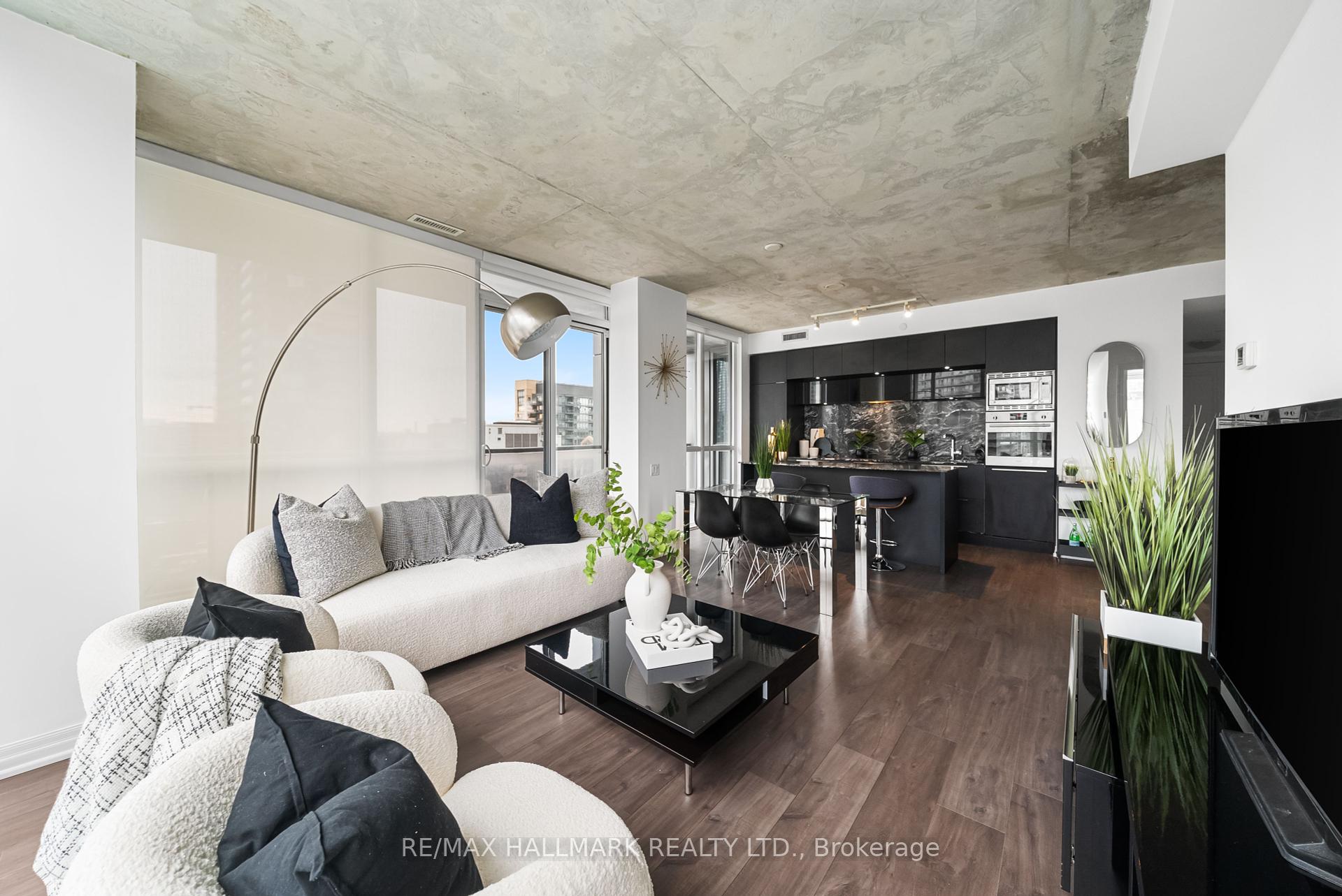 2 Bedrooms Condo at 88 Blue Jays, Toronto For sale