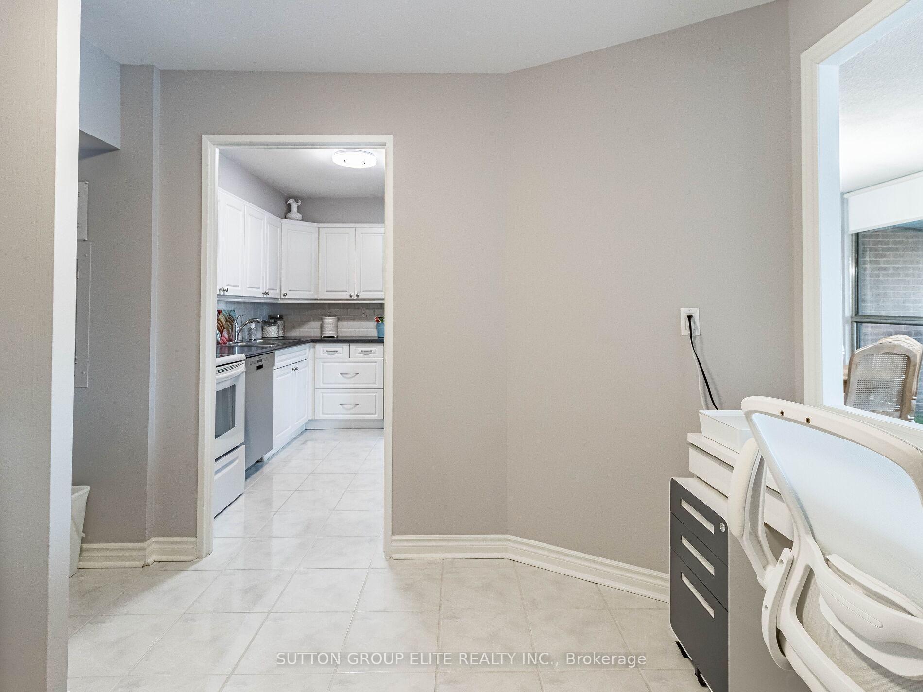 2 Bedrooms Condo at 50 Elm, Mississauga For sale