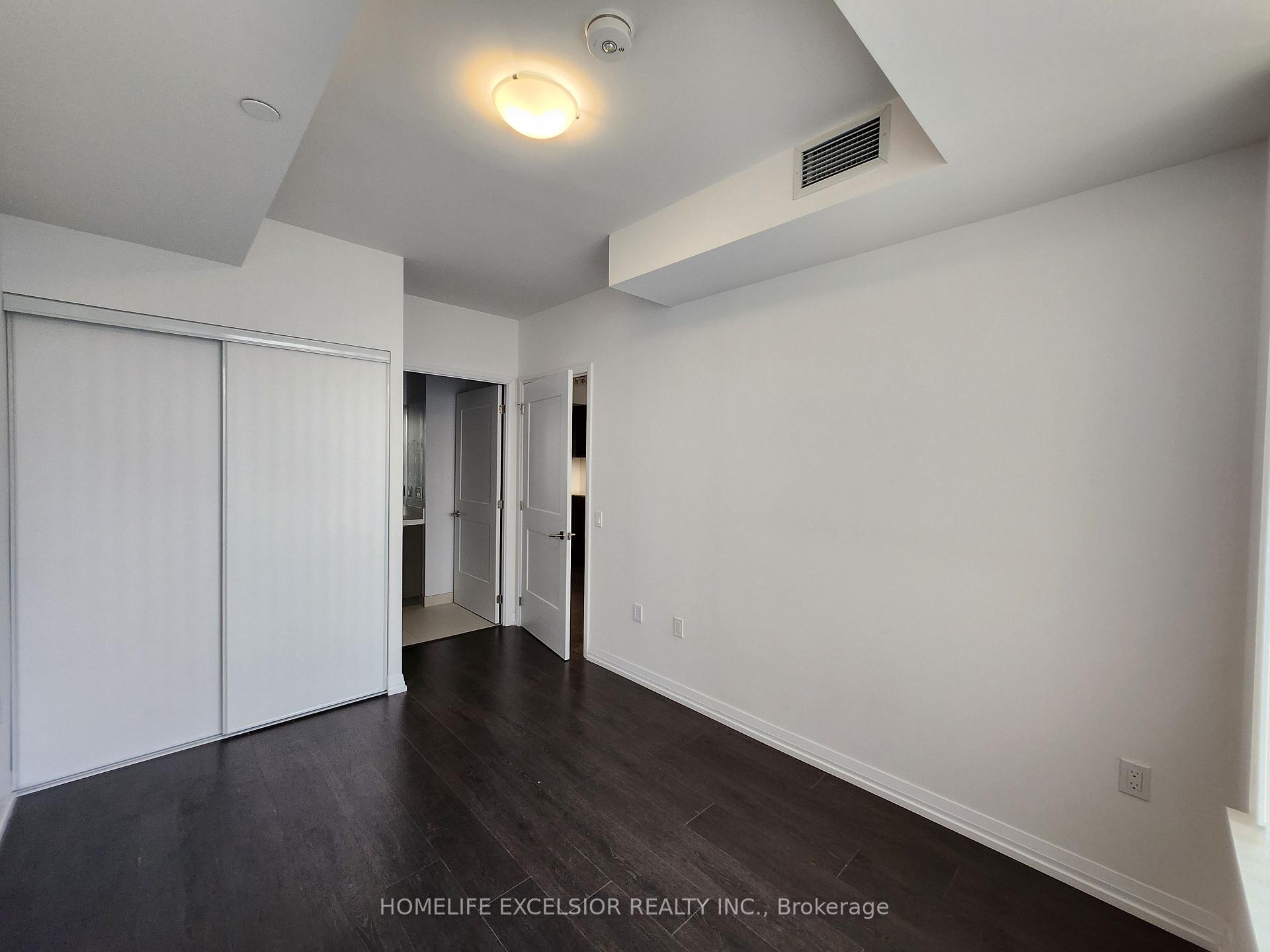 2 Bedrooms Condo at 50 Dunfield, Toronto For sale