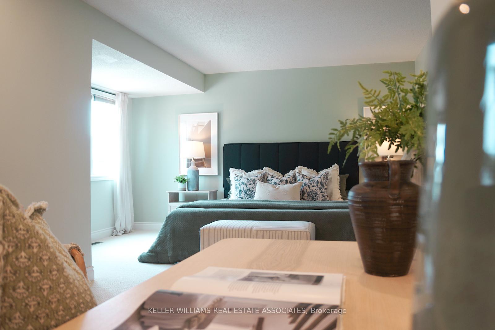 4 Bedrooms Condo at 3050 Orleans, Mississauga For sale
