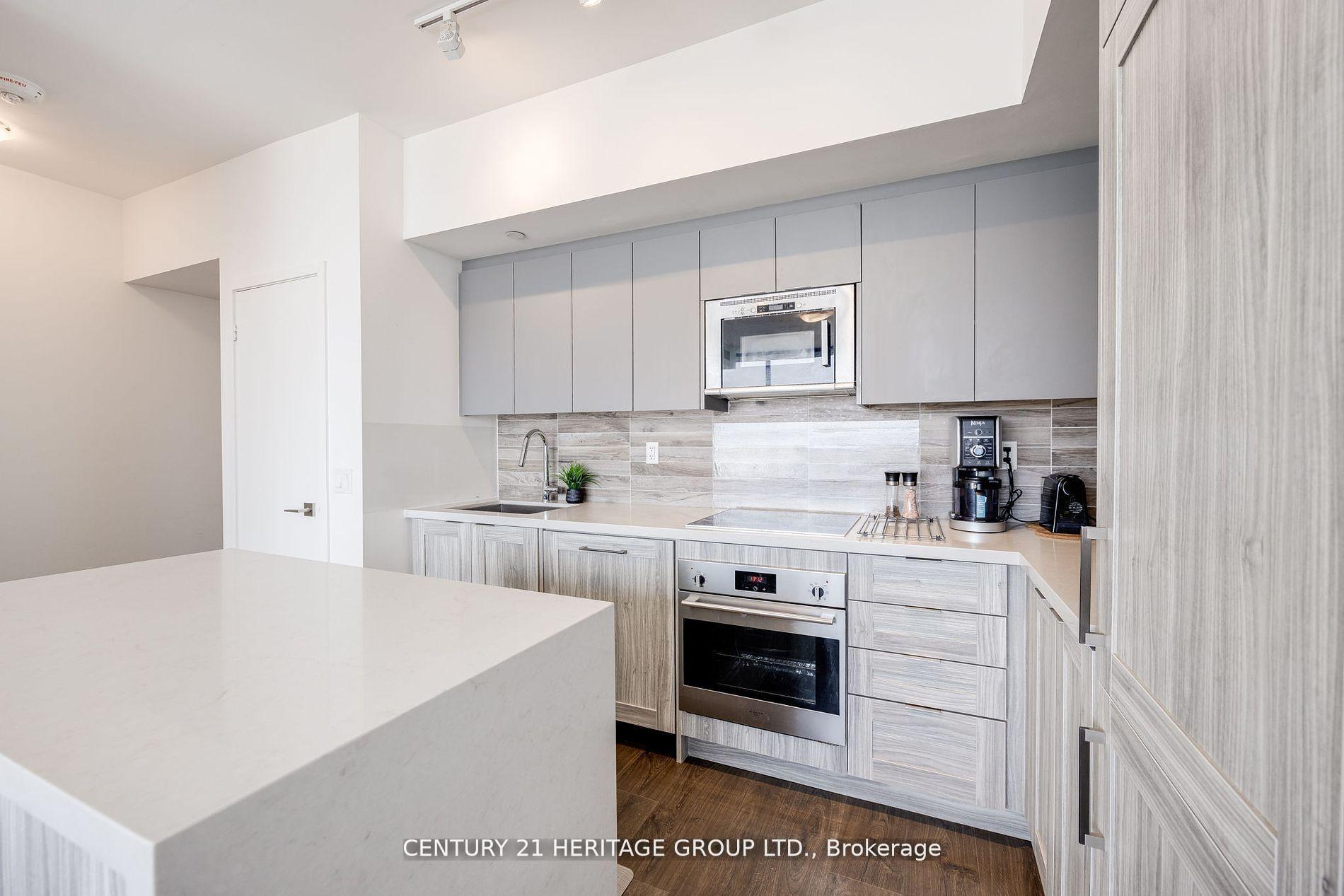 2 Bedrooms Condo at 2916 Highway 7, Vaughan For sale