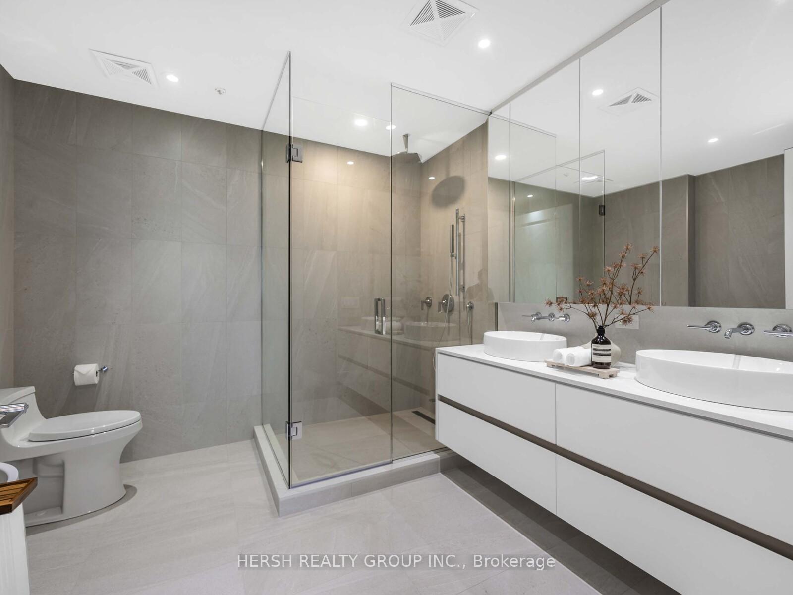 2 Bedrooms Condo at 2 Forest Hill, Toronto For sale