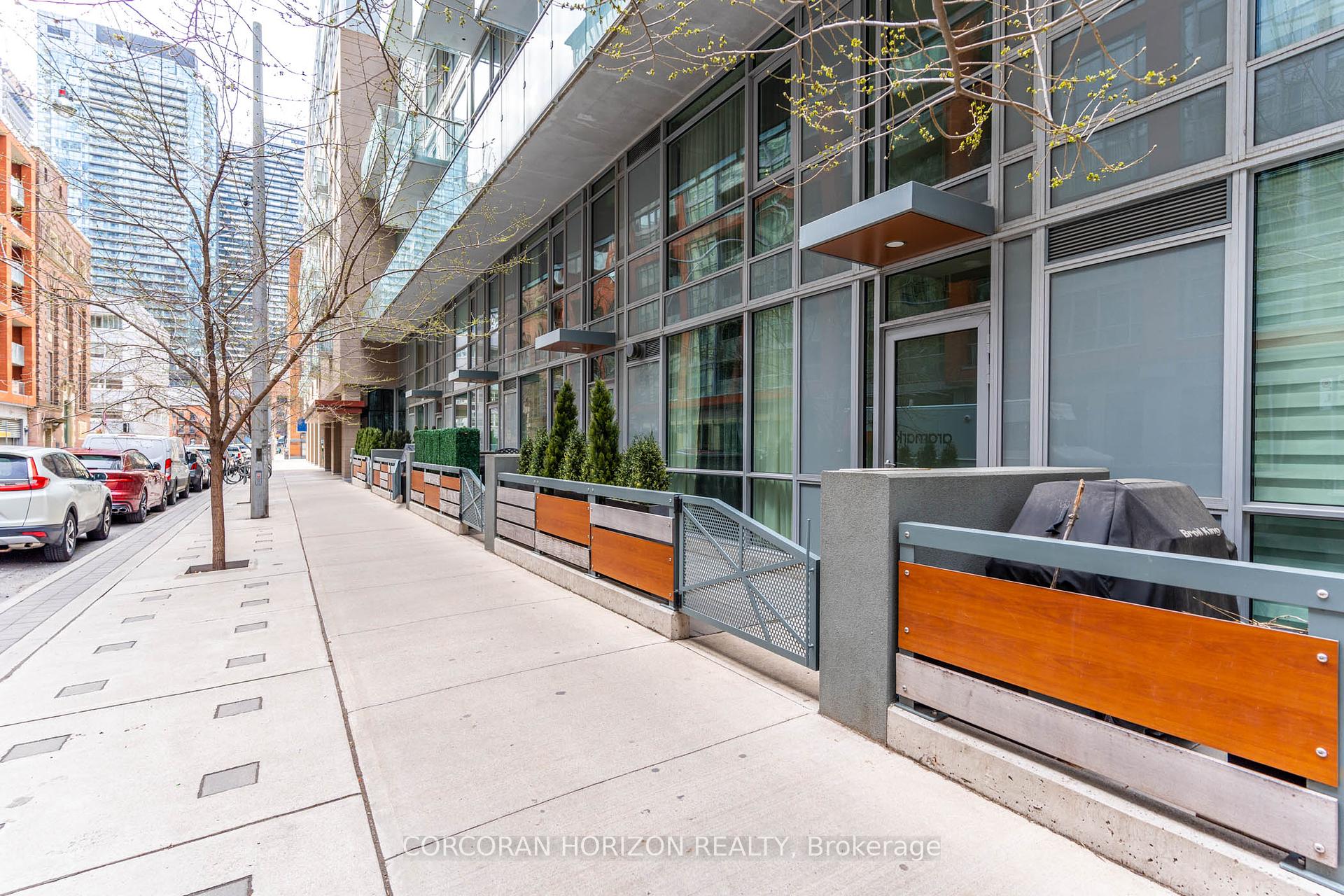 4 Bedrooms Condo at 30 Nelson, Toronto For sale