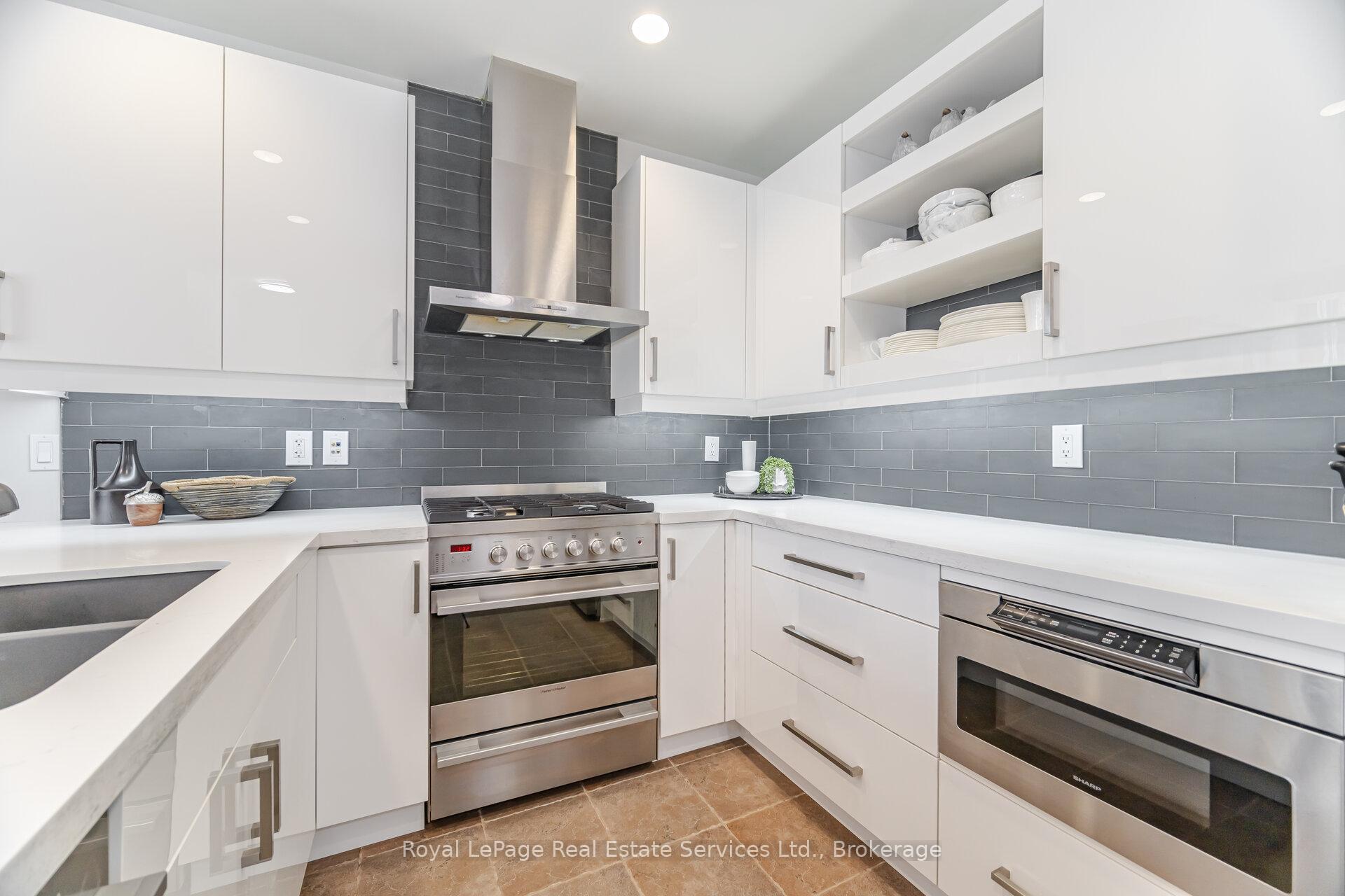 2 Bedrooms Condo at 360 Pearl, Burlington For sale