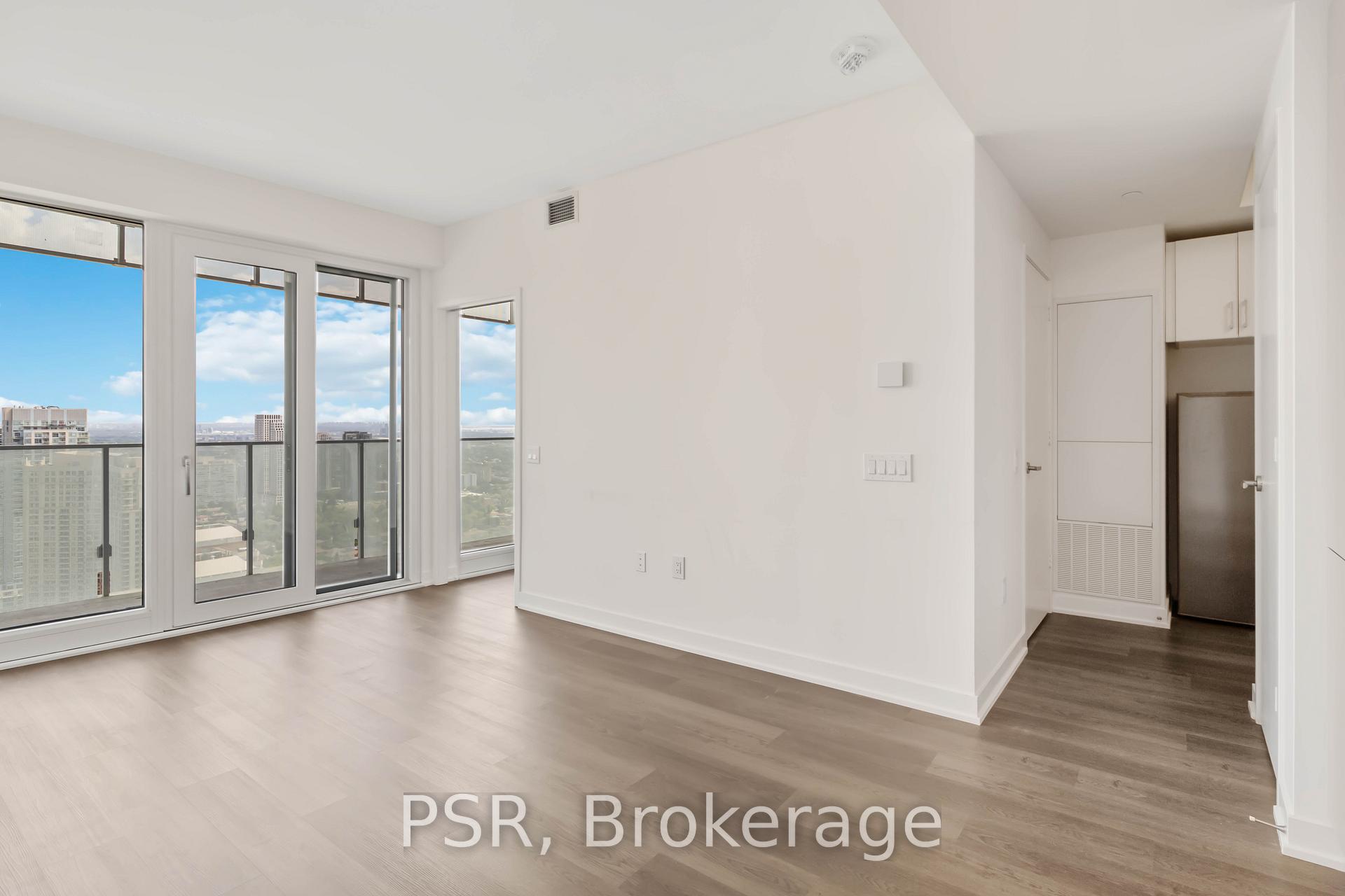 3 Bedrooms Condo at 3900 Confederation, Mississauga For sale