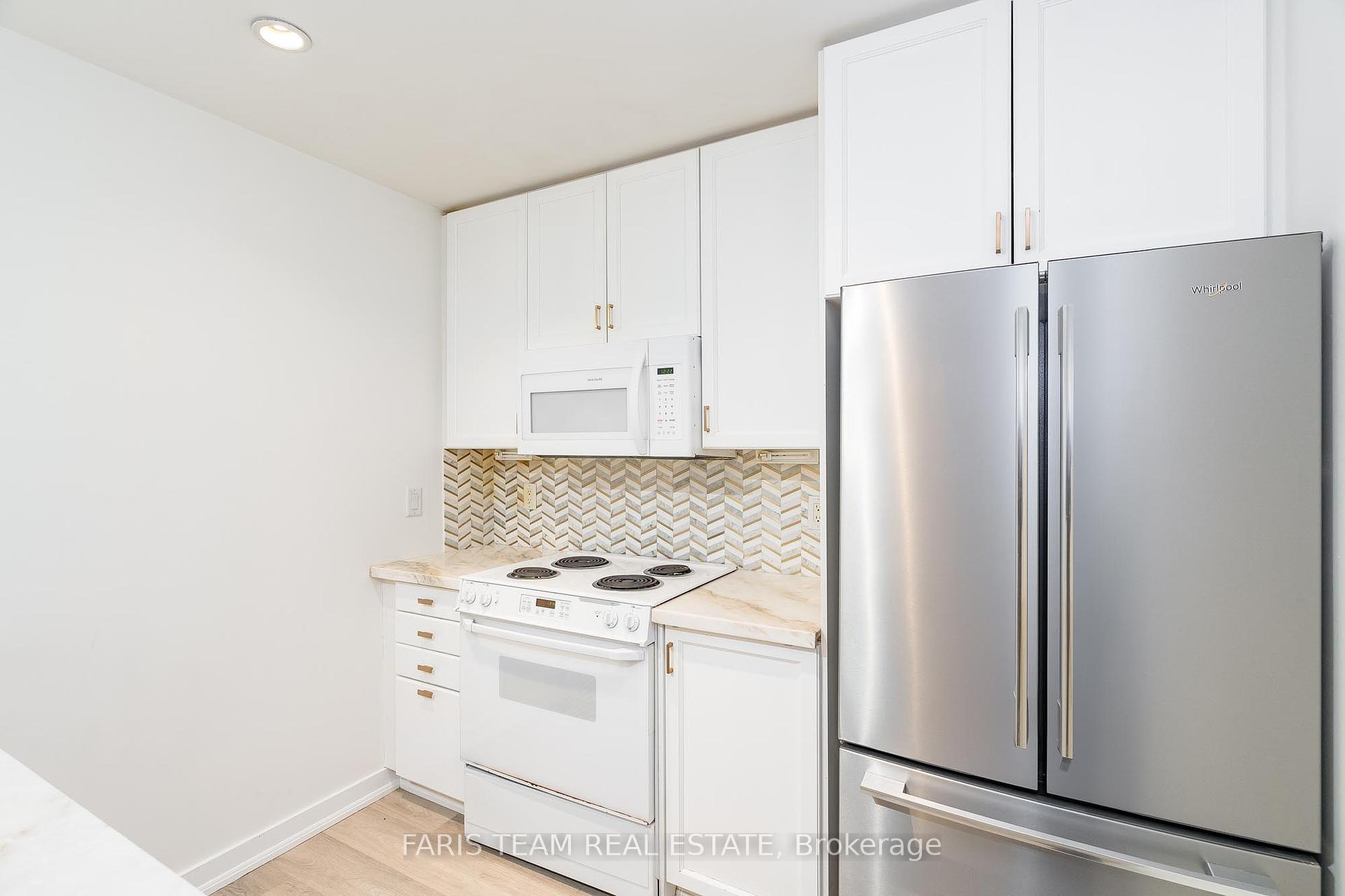 2 Bedrooms Condo at 88 Palace Pier,  Toronto For sale