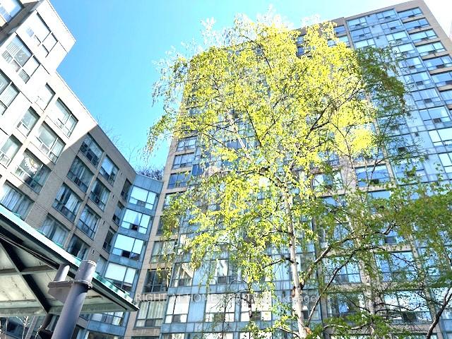 2 Bedrooms Condo at 92 King, Toronto For sale