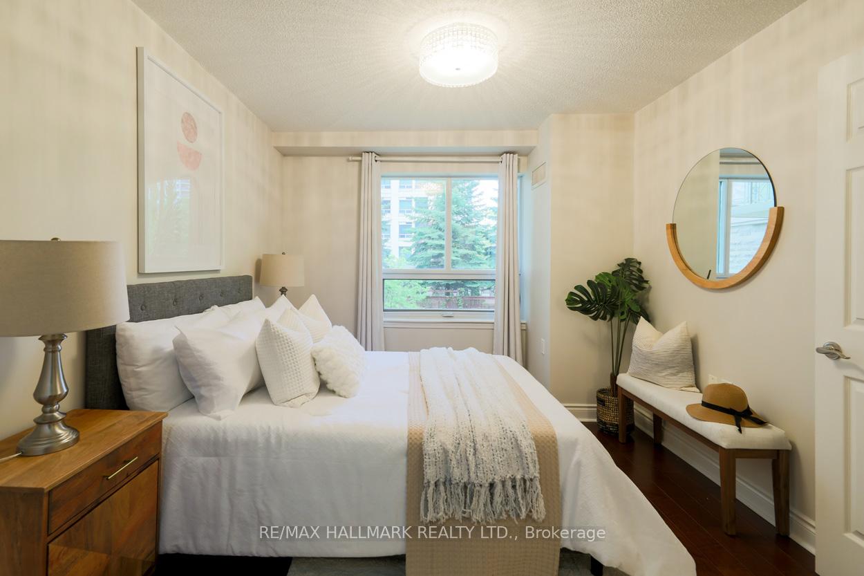 1 Bedroom Condo at 12 Rean, Toronto For sale