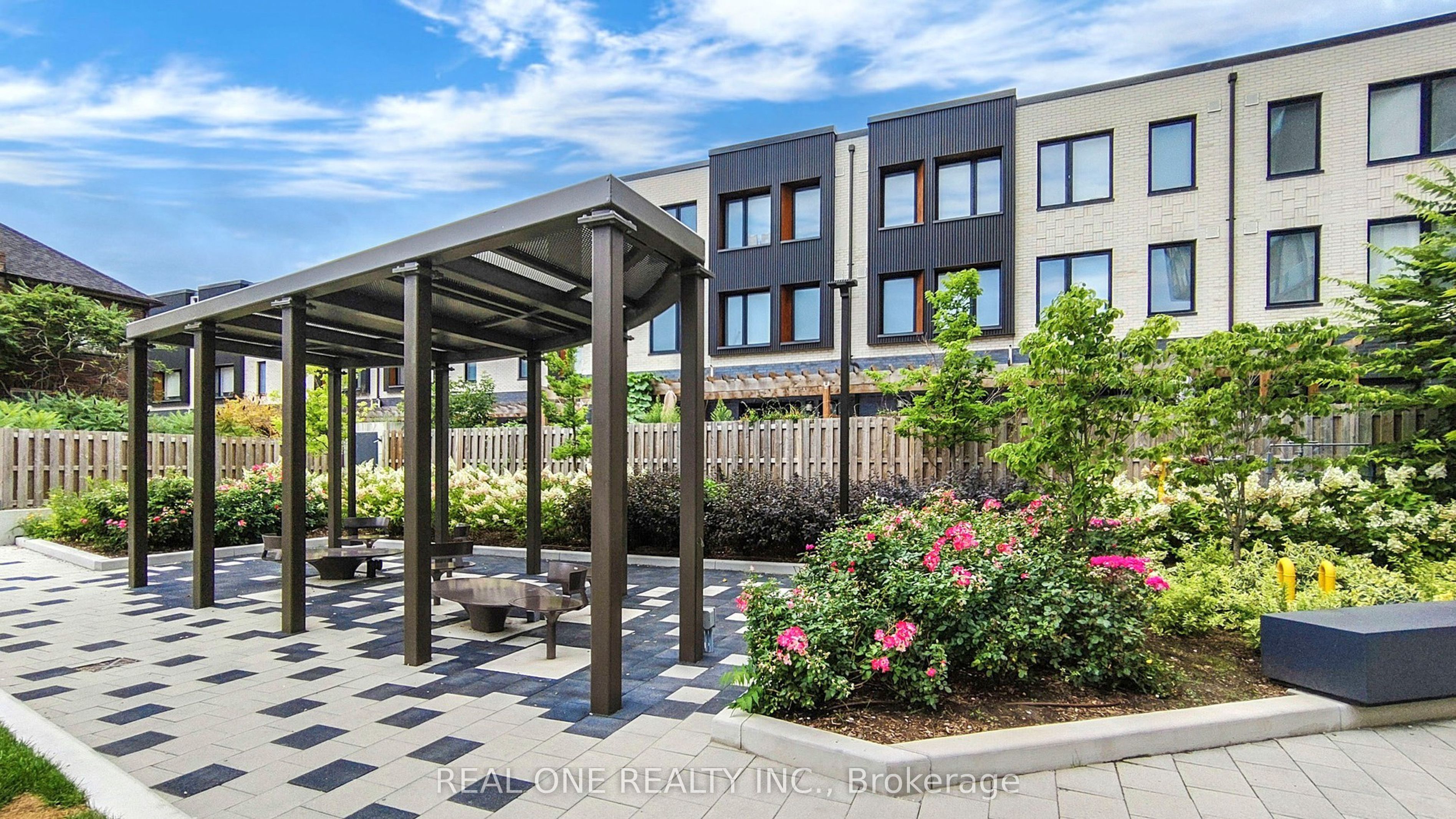 80 Vanauley Street, #303