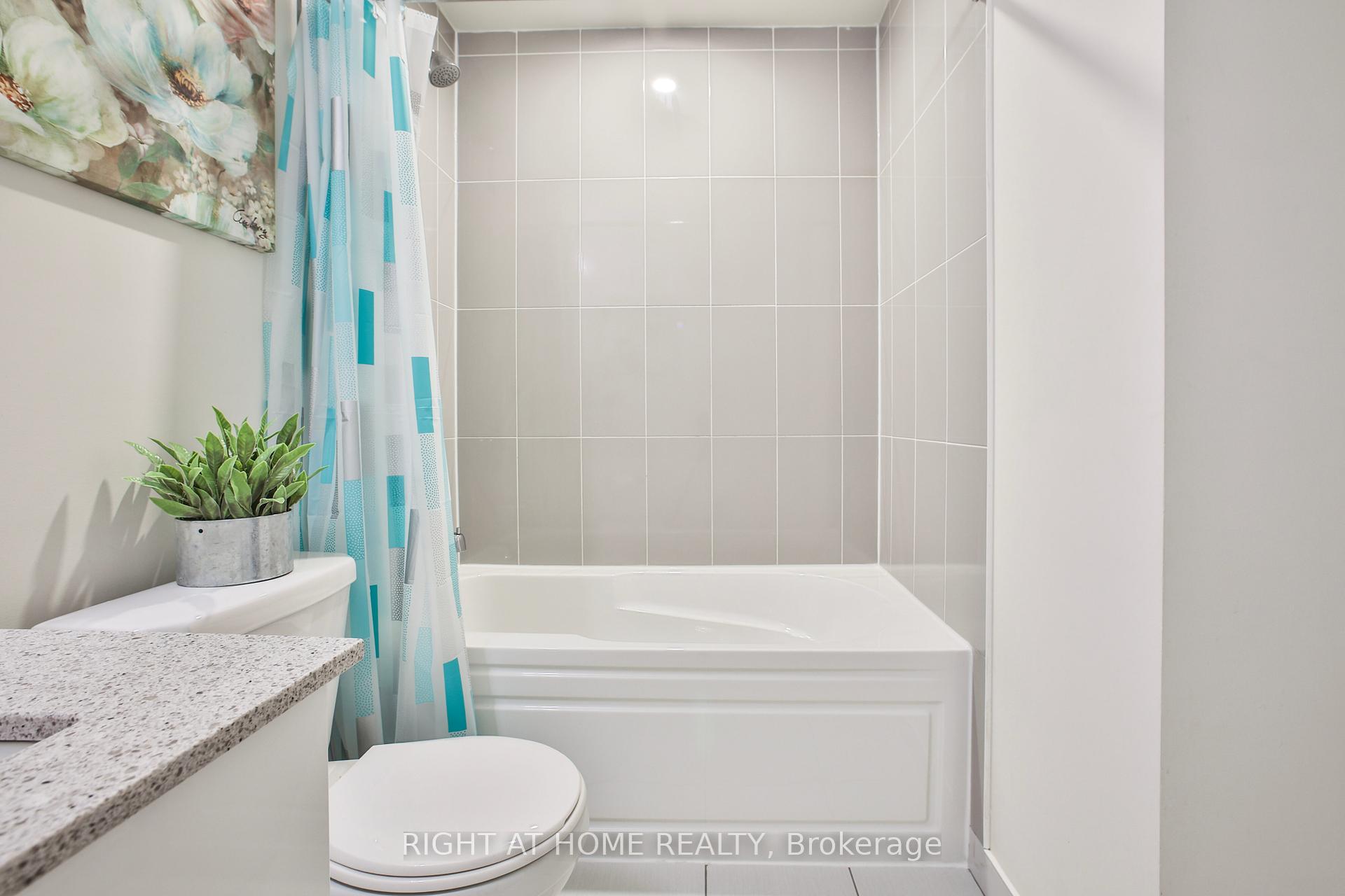 1 Bedroom Condo at 35 WATERGARDEN, Mississauga For sale