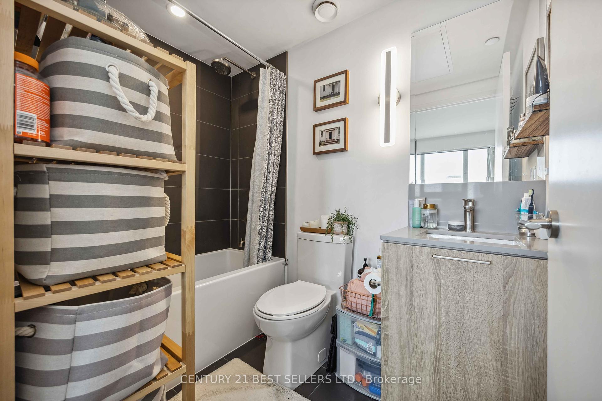 3 Bedrooms Condo at 19 Western Battery,  Toronto For sale