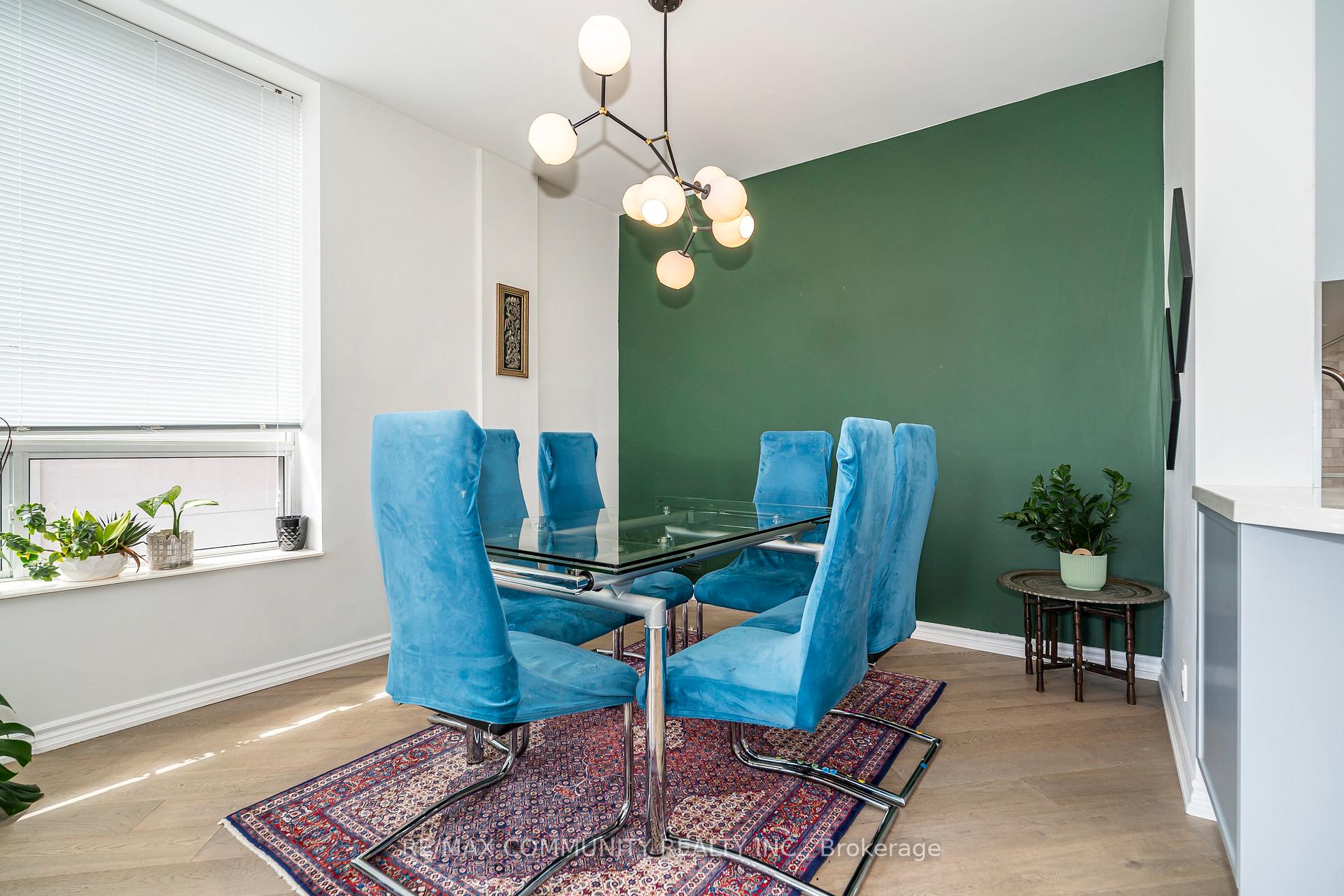 2 Bedrooms Condo at 980 Yonge,  Toronto For sale