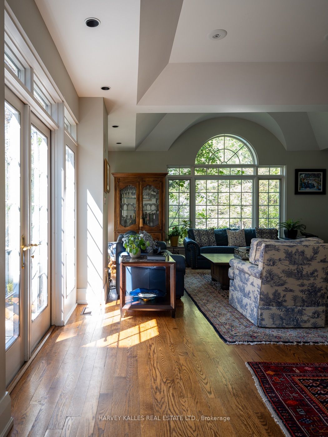 250 Warren Road