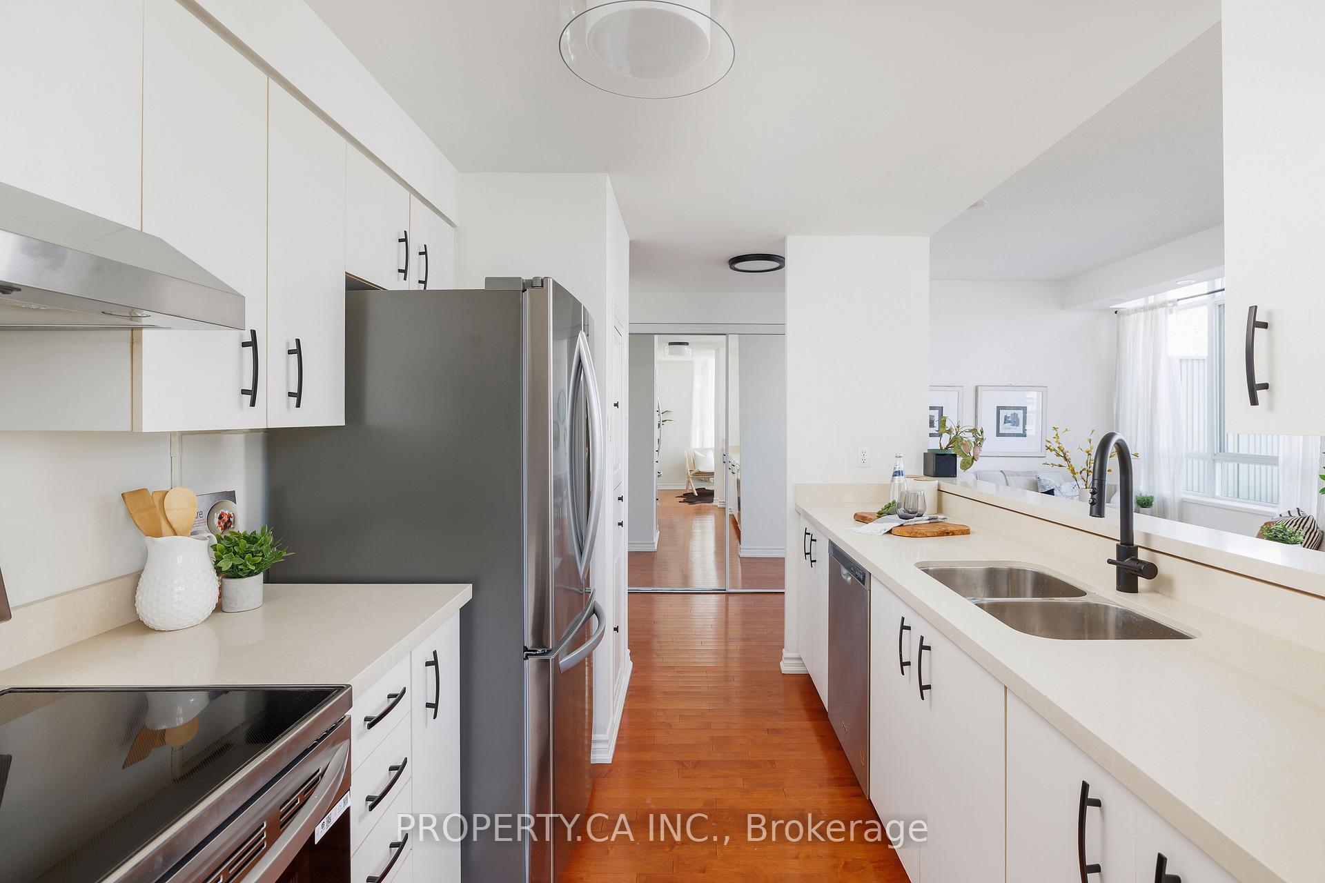 2 Bedrooms Condo at 70 Mill, Toronto For sale