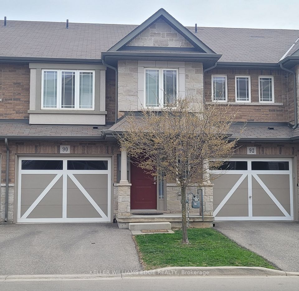 90 Bloom Crescent
