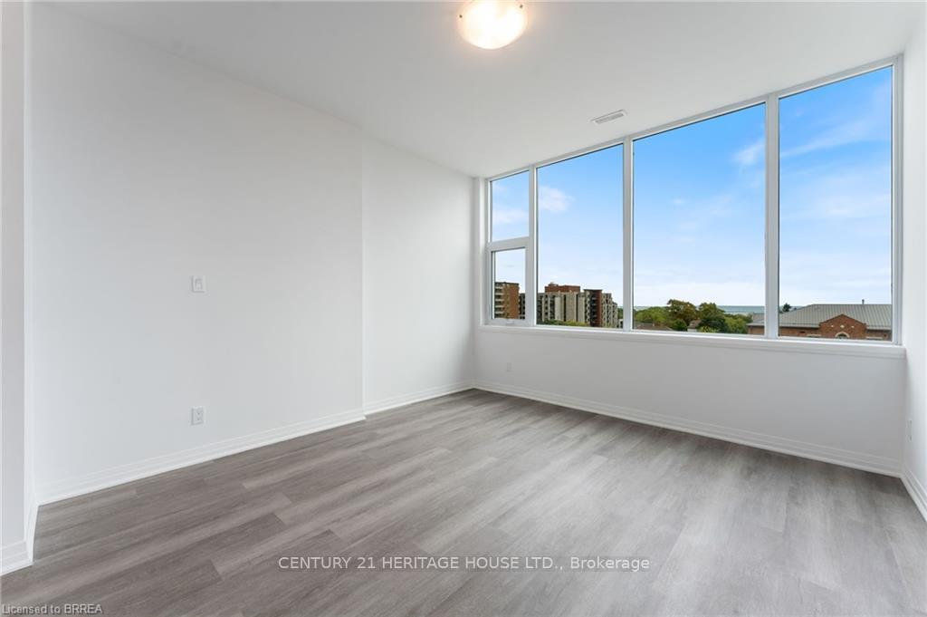 3 Bedrooms Condo at 5 Hamilton, Hamilton For sale