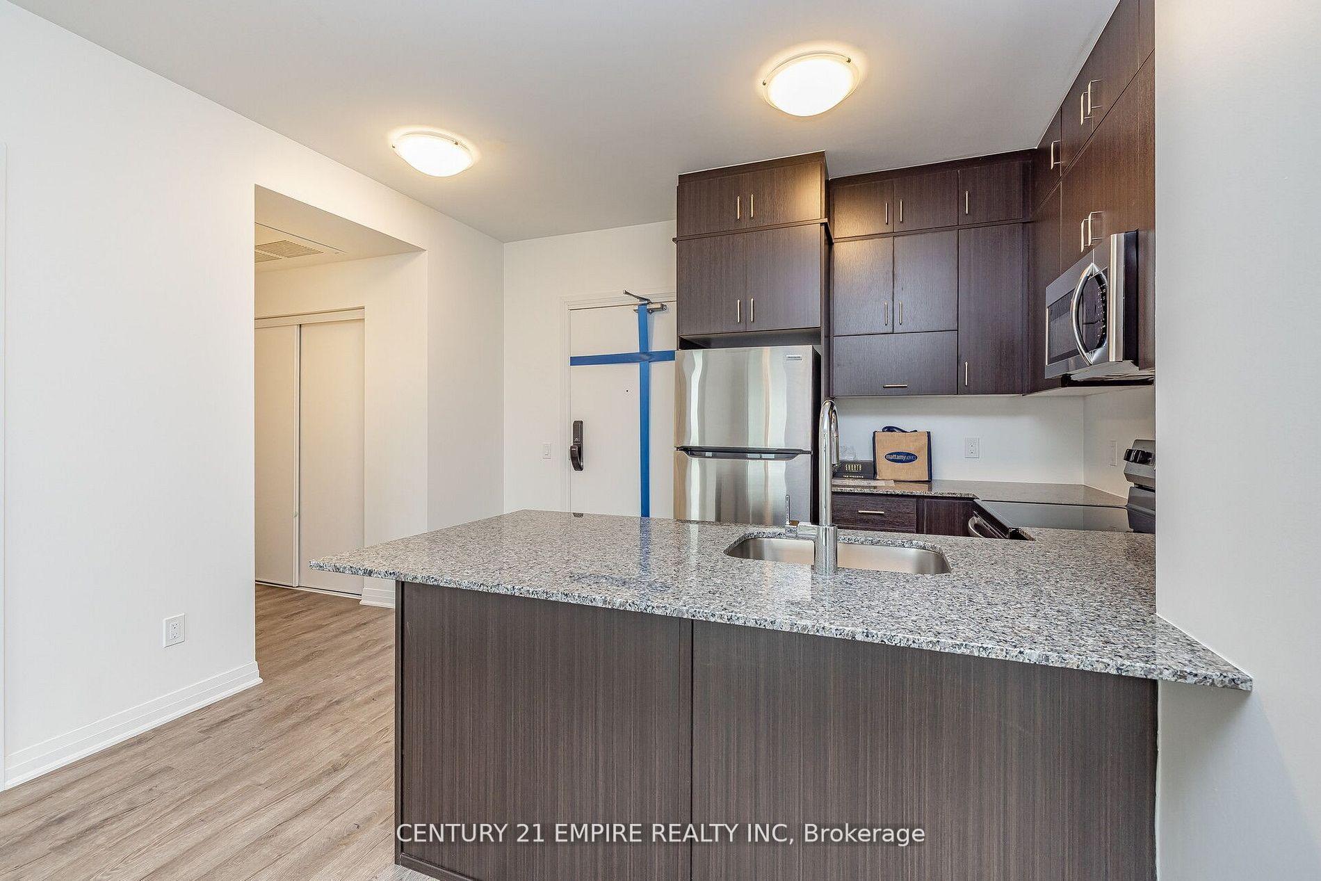 2 Bedrooms Condo at 95 Dundas,  Oakville For sale