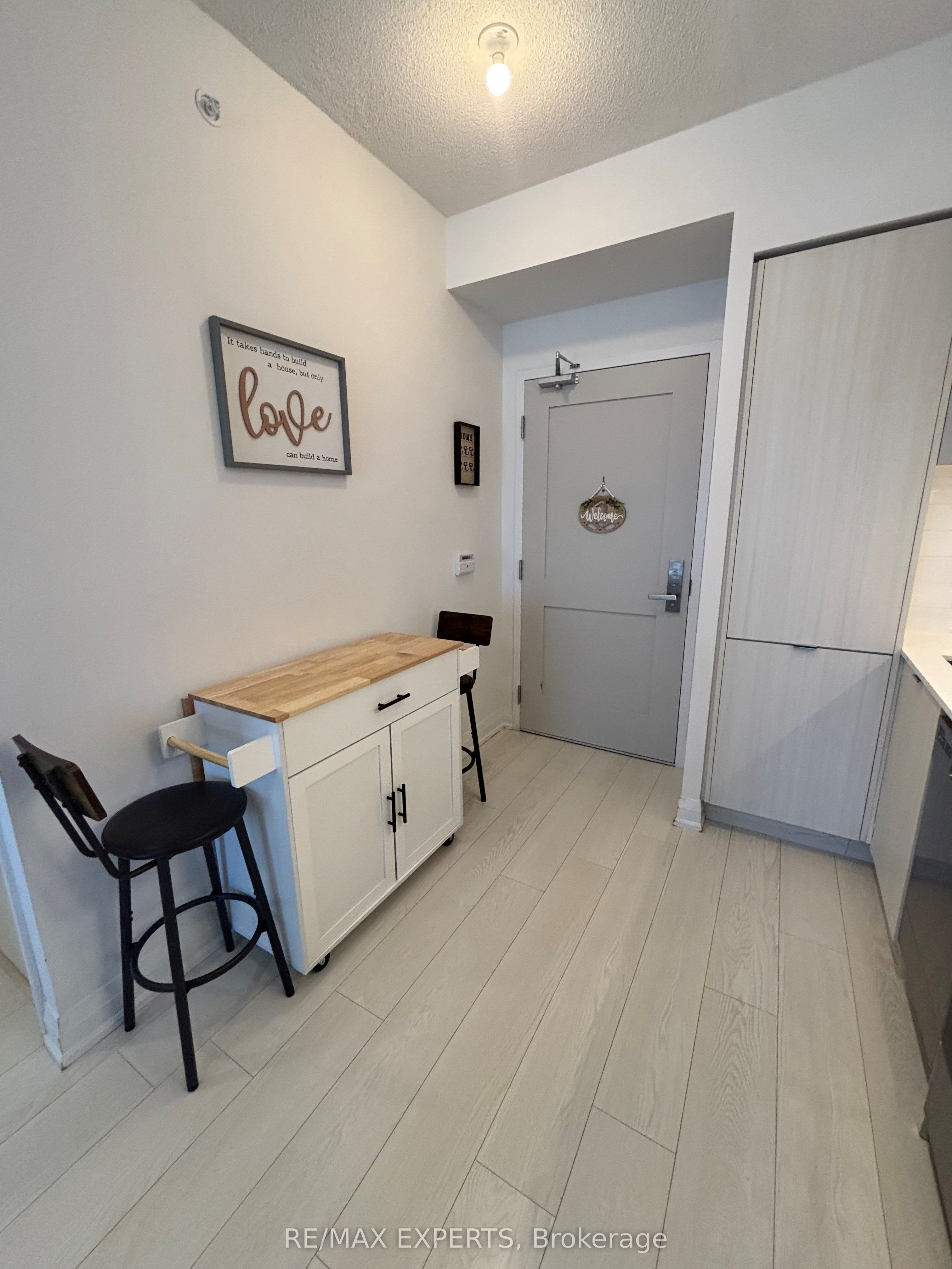 26 Gibbs Road, #731
