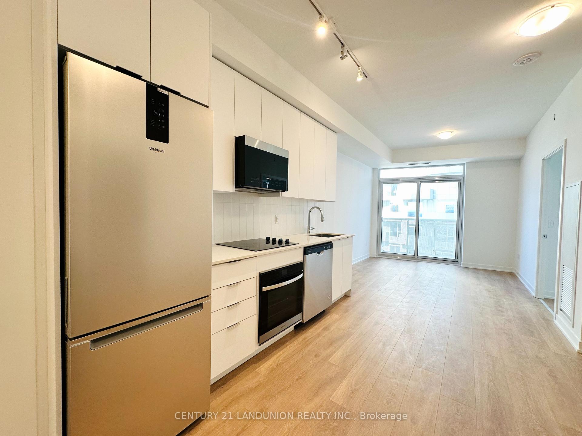 2 Bedrooms Condo at 10 Abeja, Vaughan For sale
