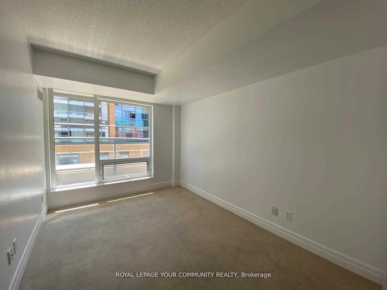 2 Bedrooms Condo at 8 Scollard, Toronto For sale